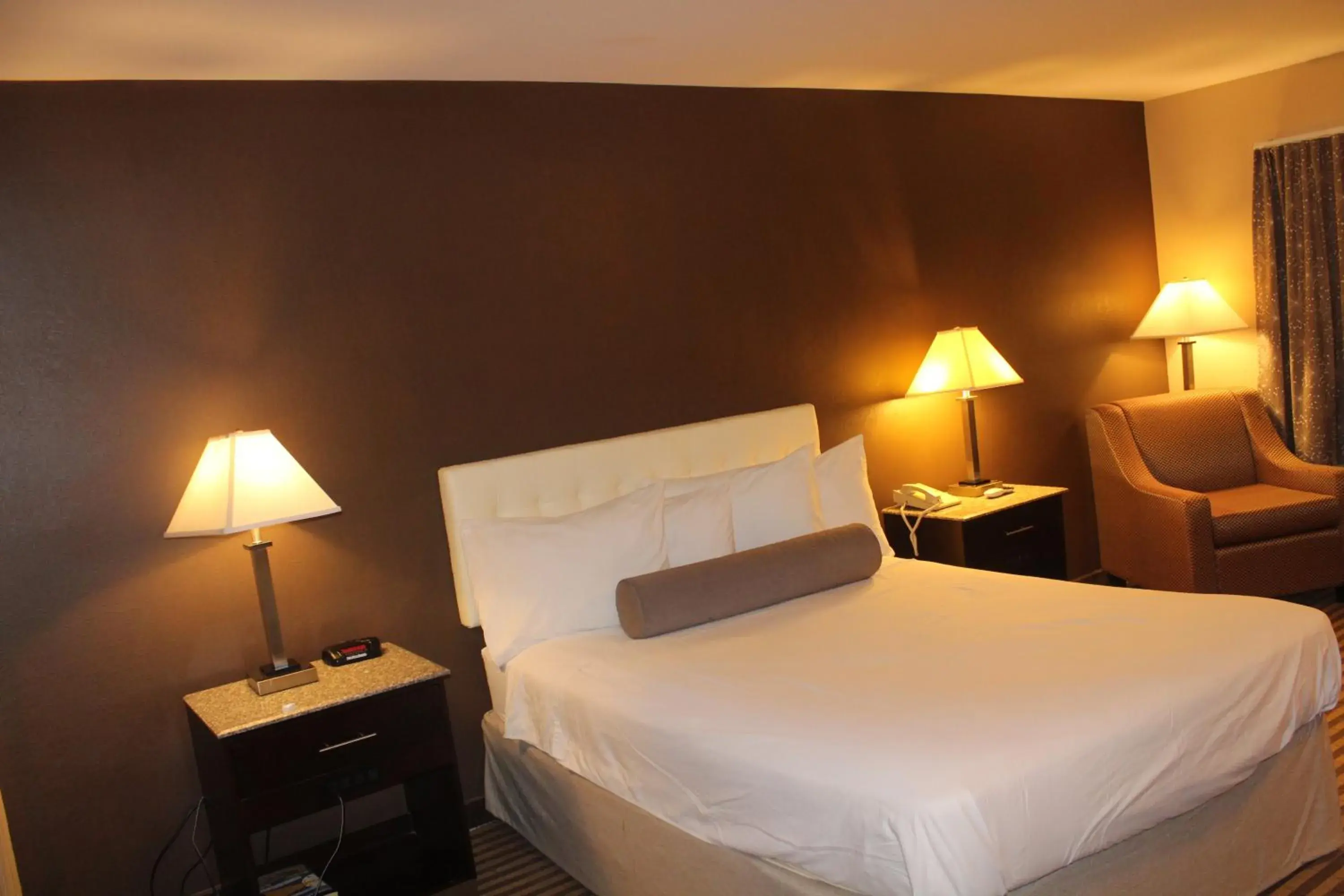 Queen Room - Non-Smoking in Travelodge by Wyndham Bellmawr Queen Room - Non-Smoking in Travelodge by Wyndham Bellmawr