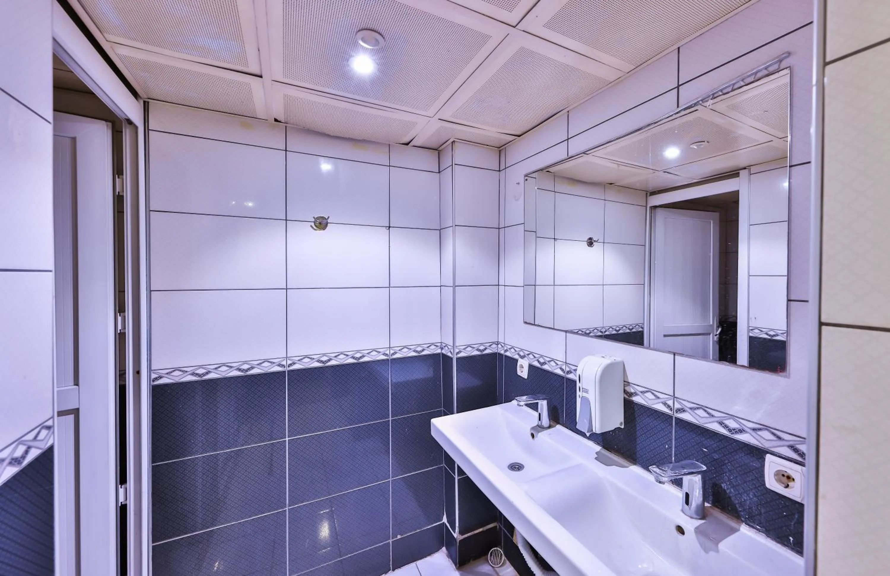 Toilet in Gökçe Pansiyon - Only men