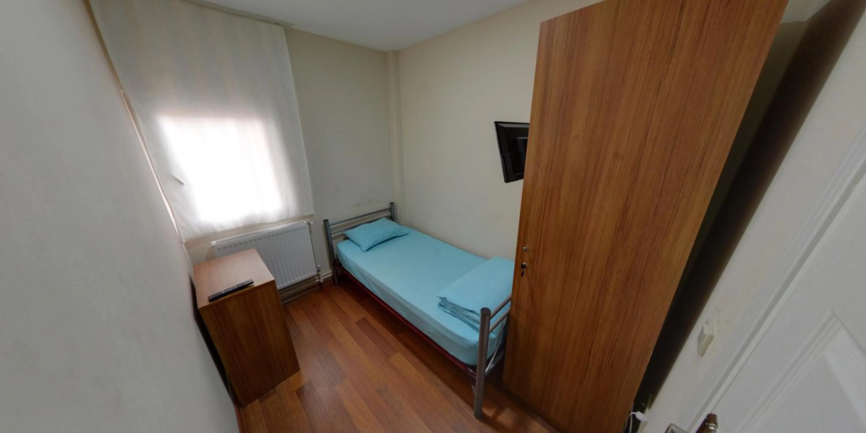 Photo of the whole room, Bed in Gökçe Pansiyon - Only men