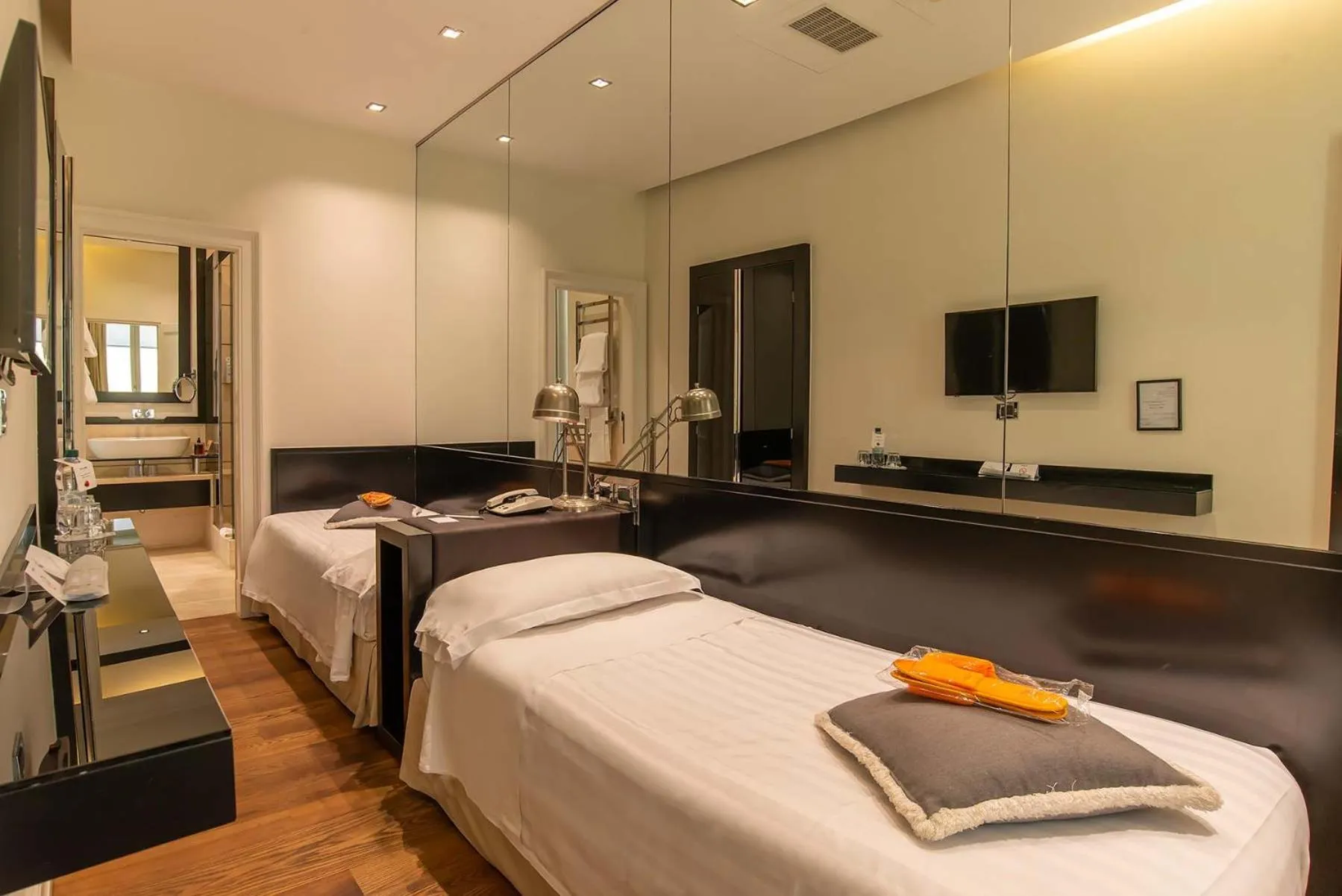 Photo of the whole room, Bed in Hotel Isa