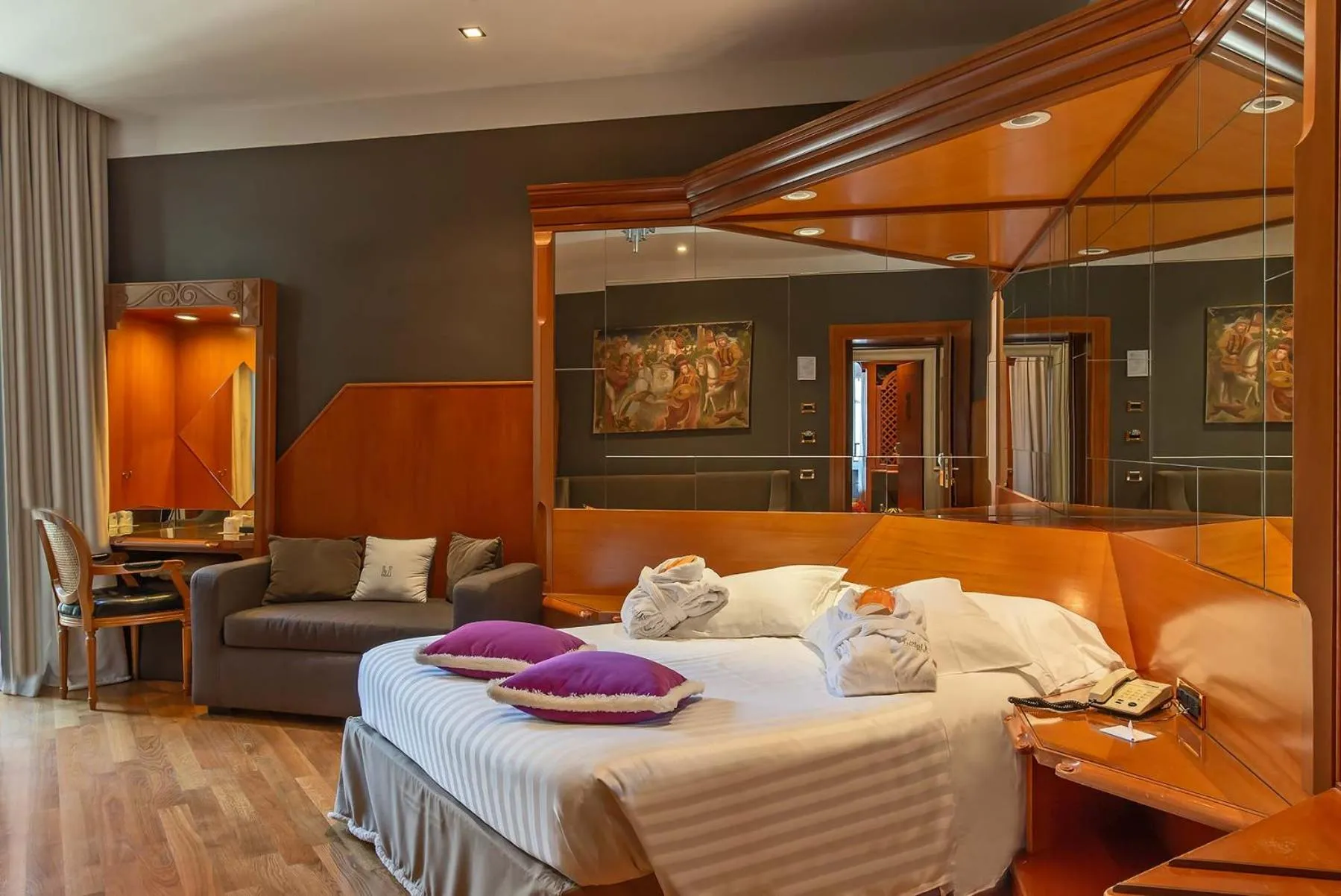 Photo of the whole room in Hotel Isa