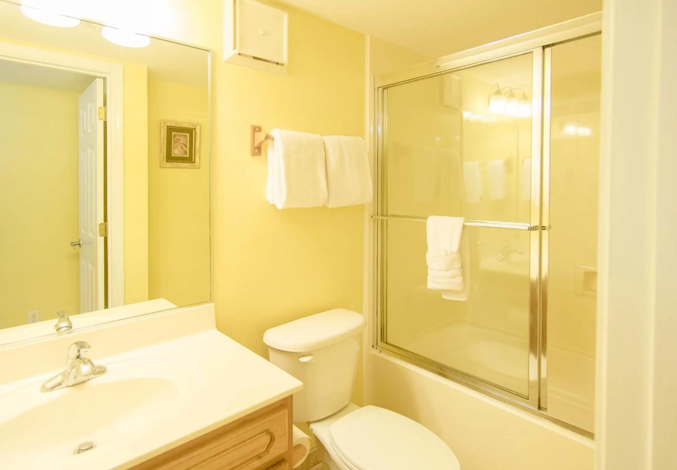 Bathroom in Soundside Holiday Beach Resort