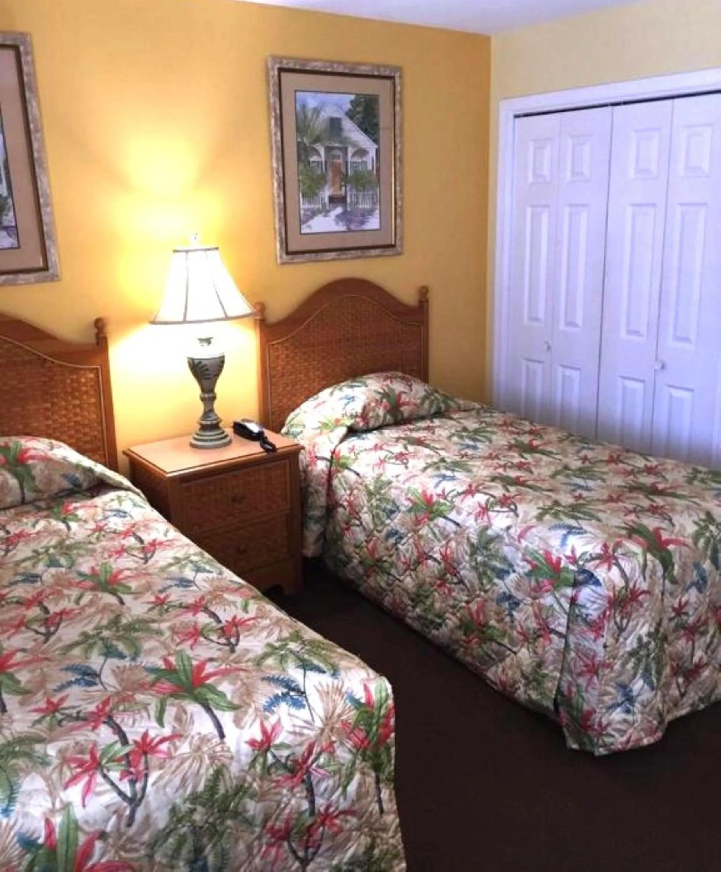 Bed in Soundside Holiday Beach Resort