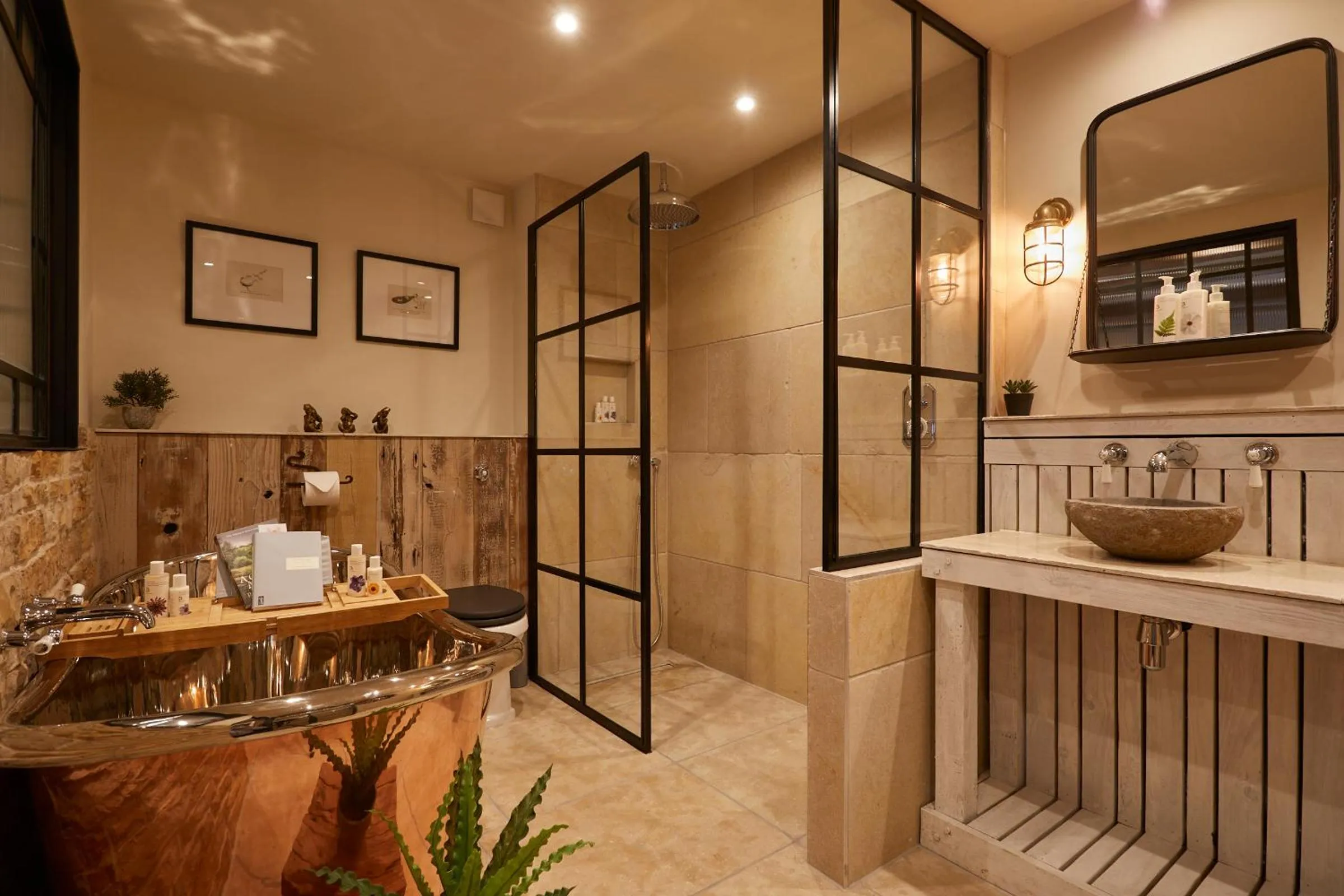 Shower in Wild Thyme & Honey - Cirencester-Cotswolds