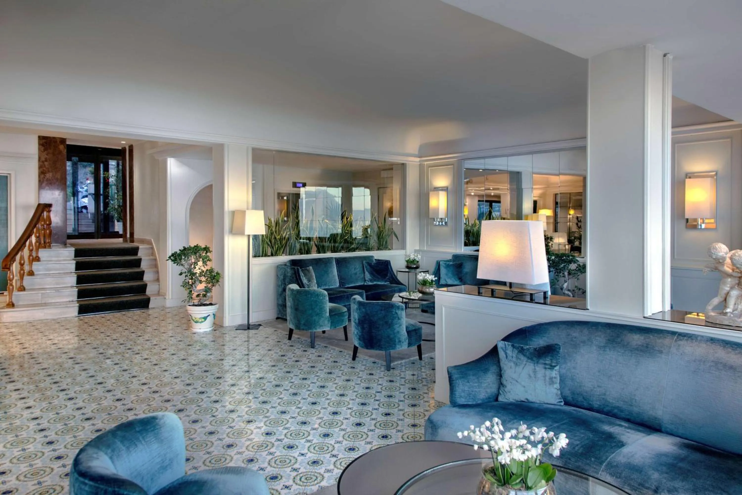 Lobby or reception in BW Signature Collection Hotel Paradiso