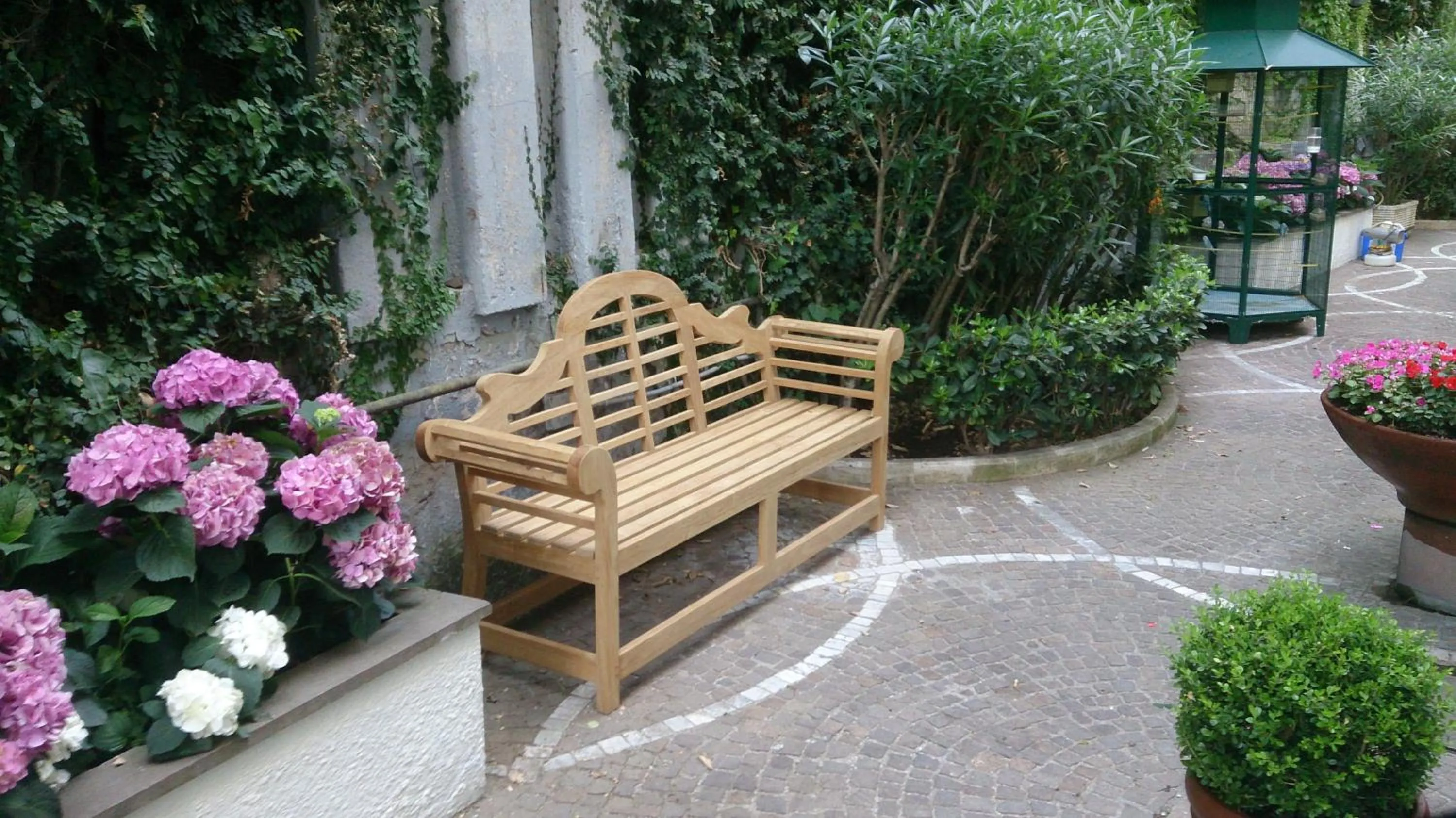 Garden in BW Signature Collection Hotel Paradiso