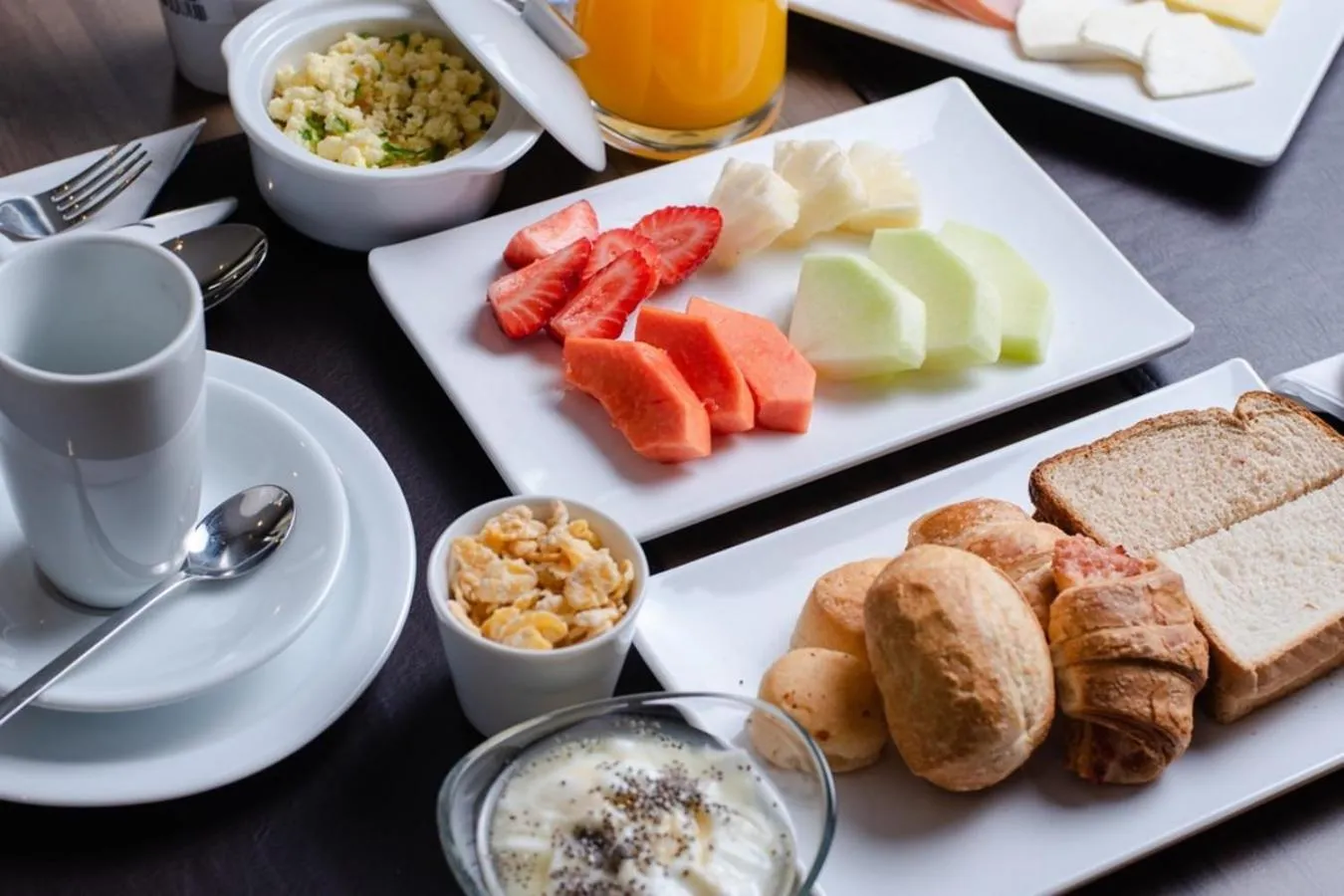 Breakfast in URBAN by UNU Osasco Hotel