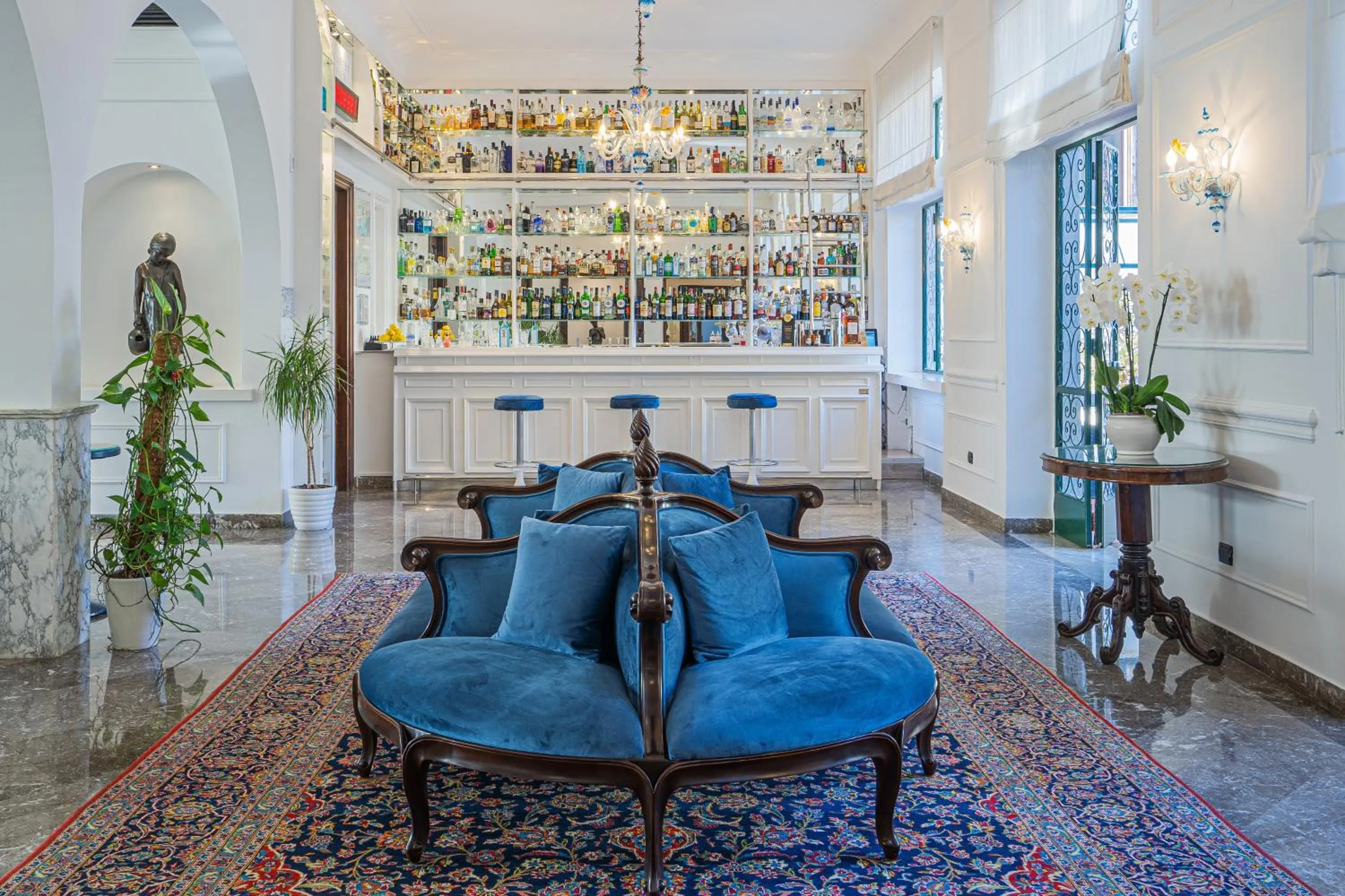 Day in Majestic Palace Hotel