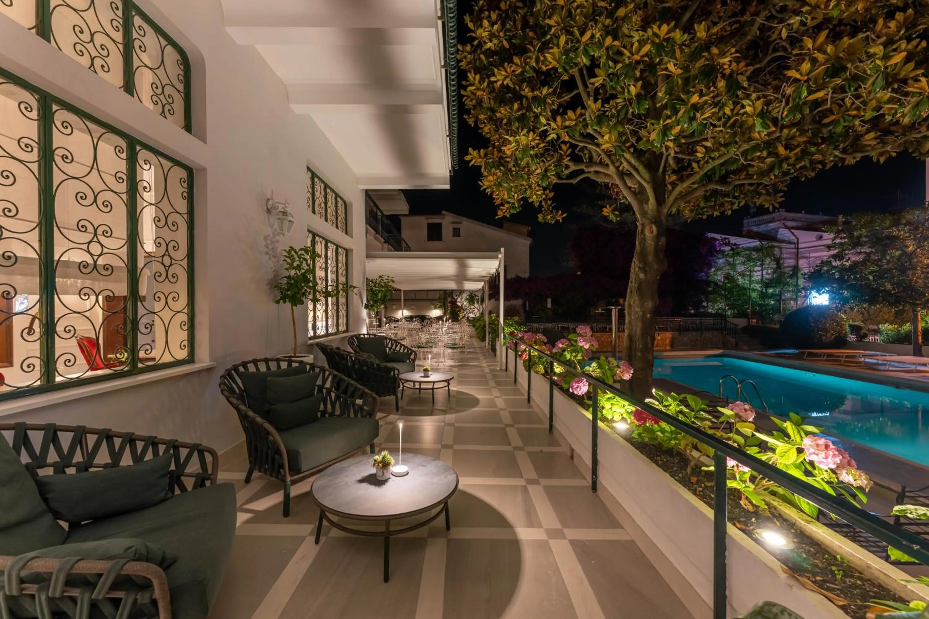 Night in Majestic Palace Hotel