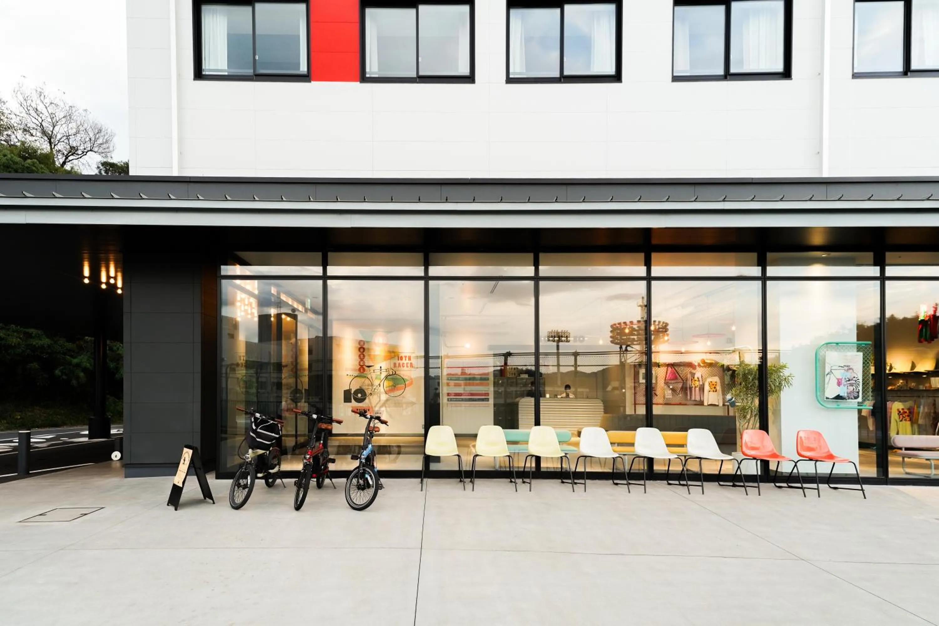 Property building in SETOUCHI KEIRIN HOTEL 10 by Onko Chishin