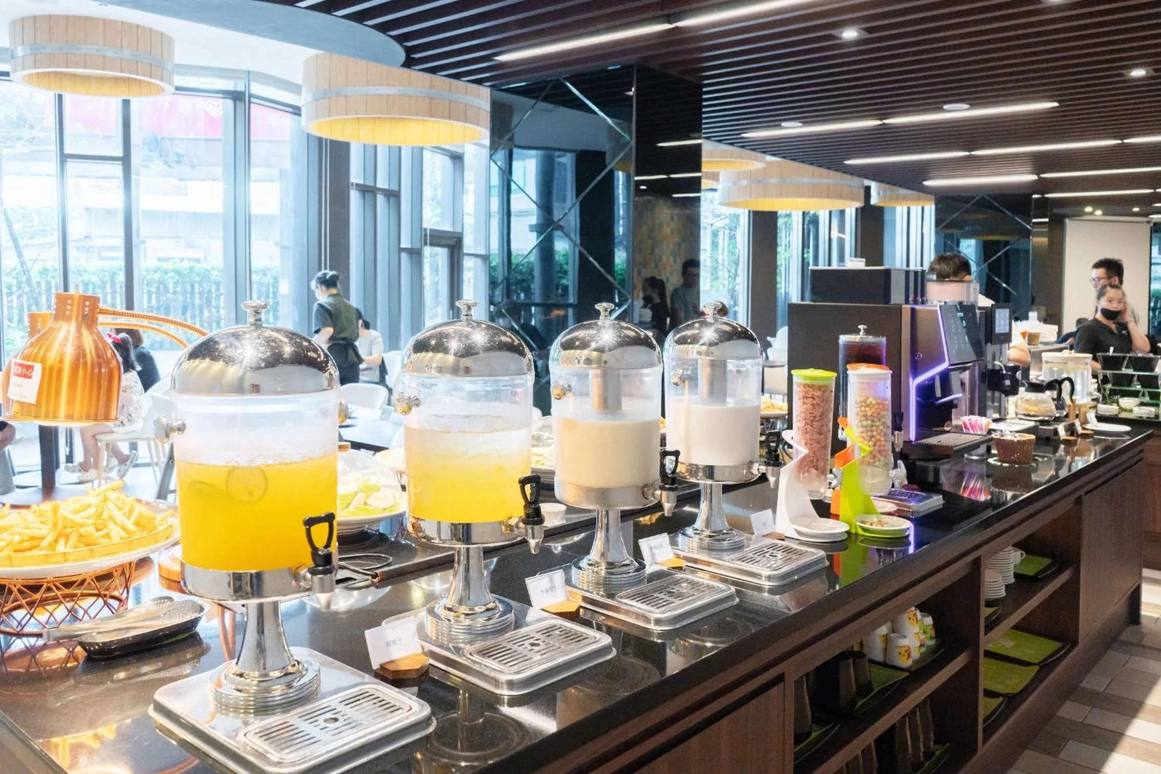 Food and drinks in CHECK inn MAGI Kids Hotel