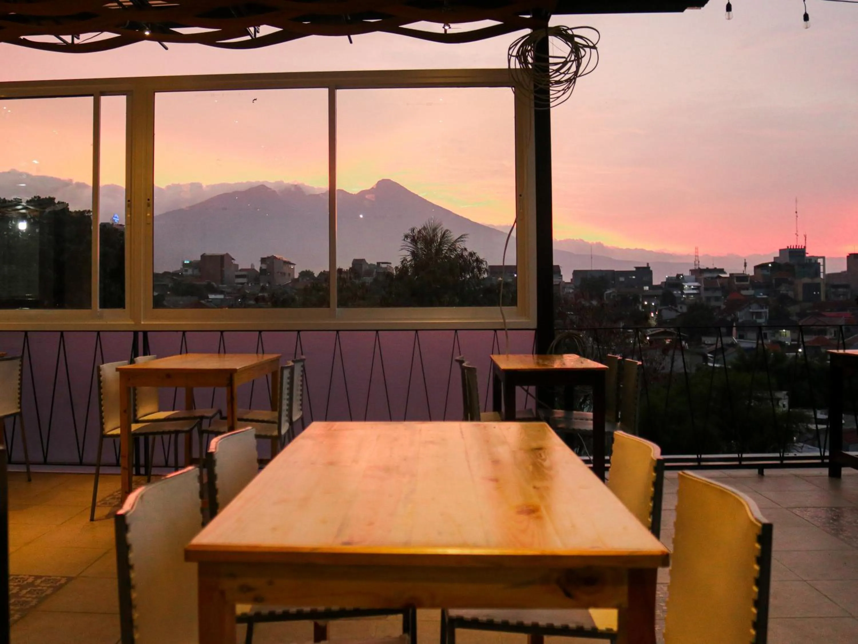 Restaurant/places to eat in Rion Hostel Bogor