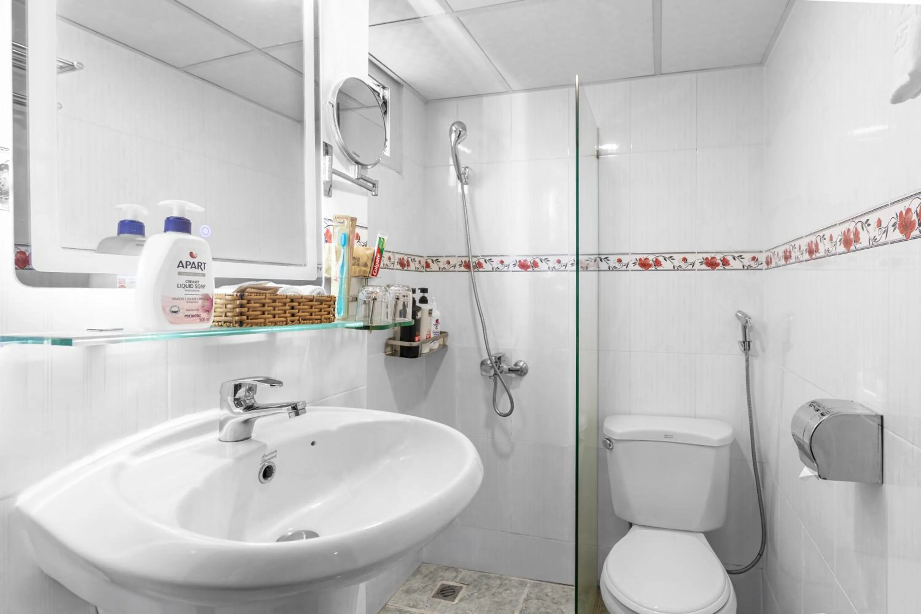 Shower in A25 Hotel - 167 Phạm Ngũ Lão