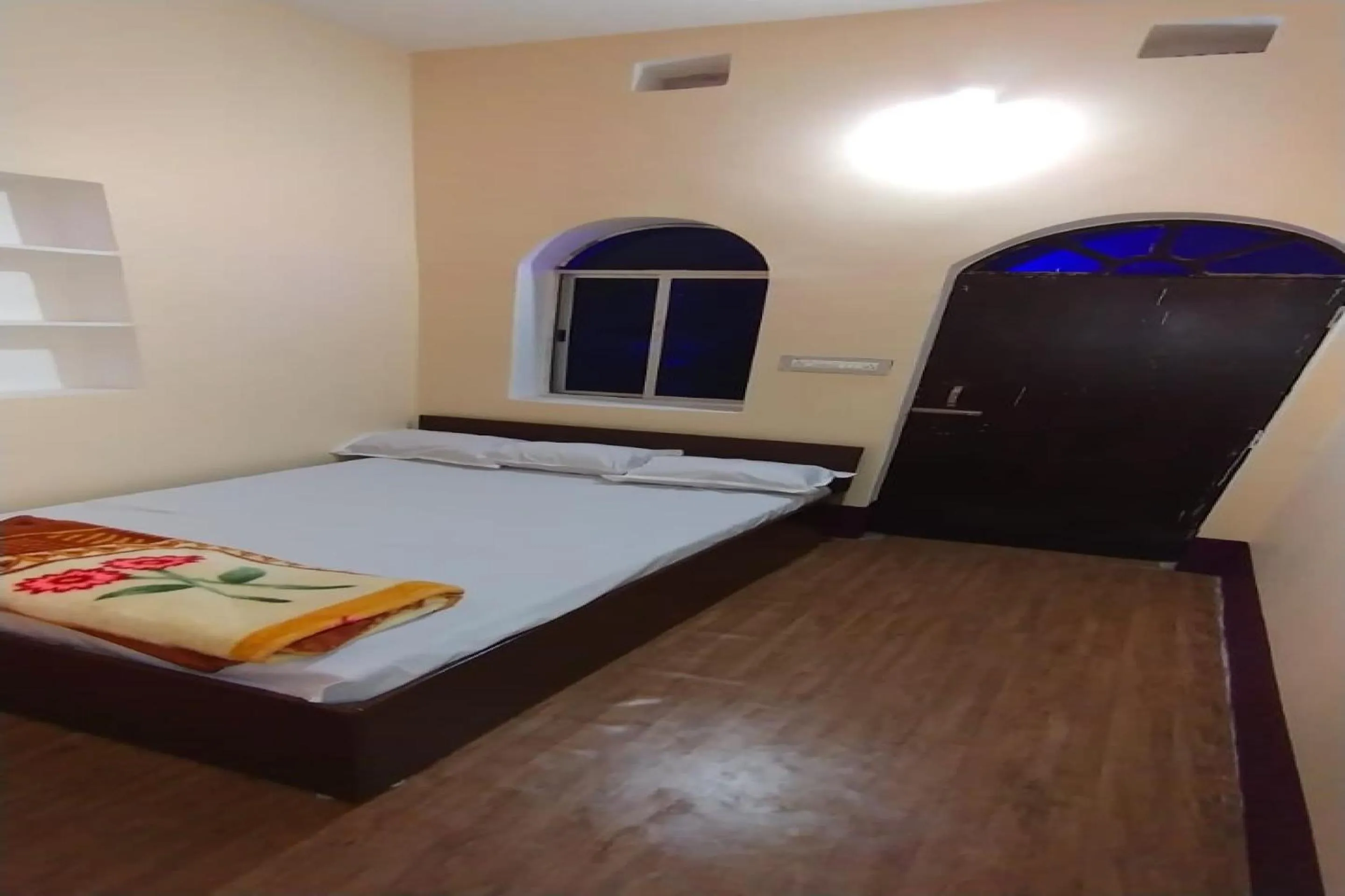 Bedroom in SPOT ON Ganguly Hotel Lodging And Fooding