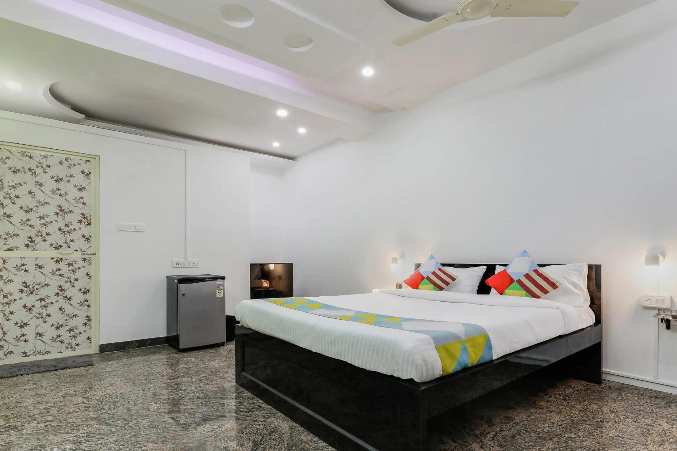 Bedroom, Bed in Hotel O Summer Hill Guest House