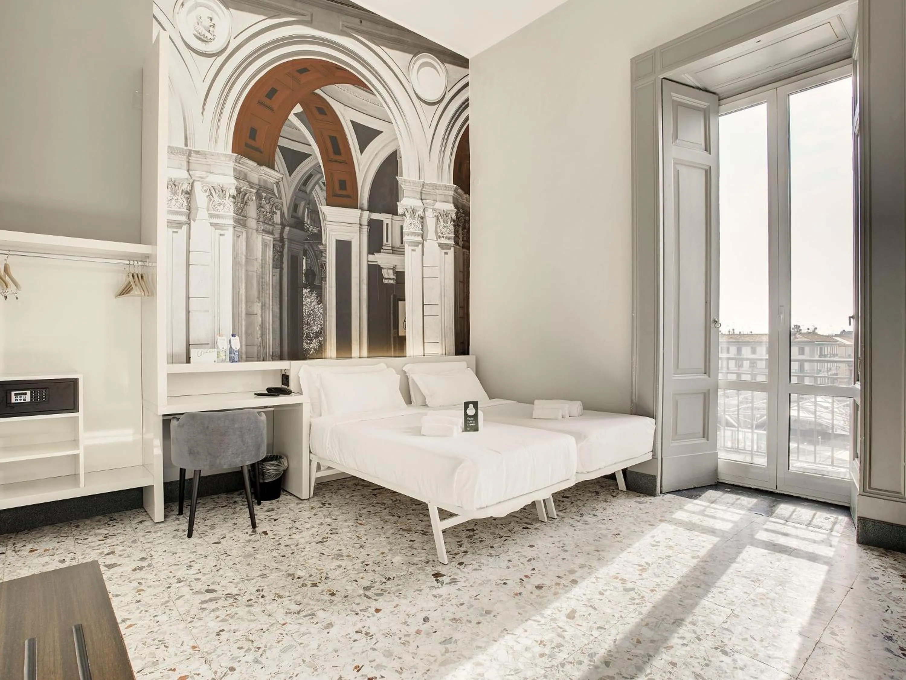 Photo of the whole room in B&B Hotel Napoli