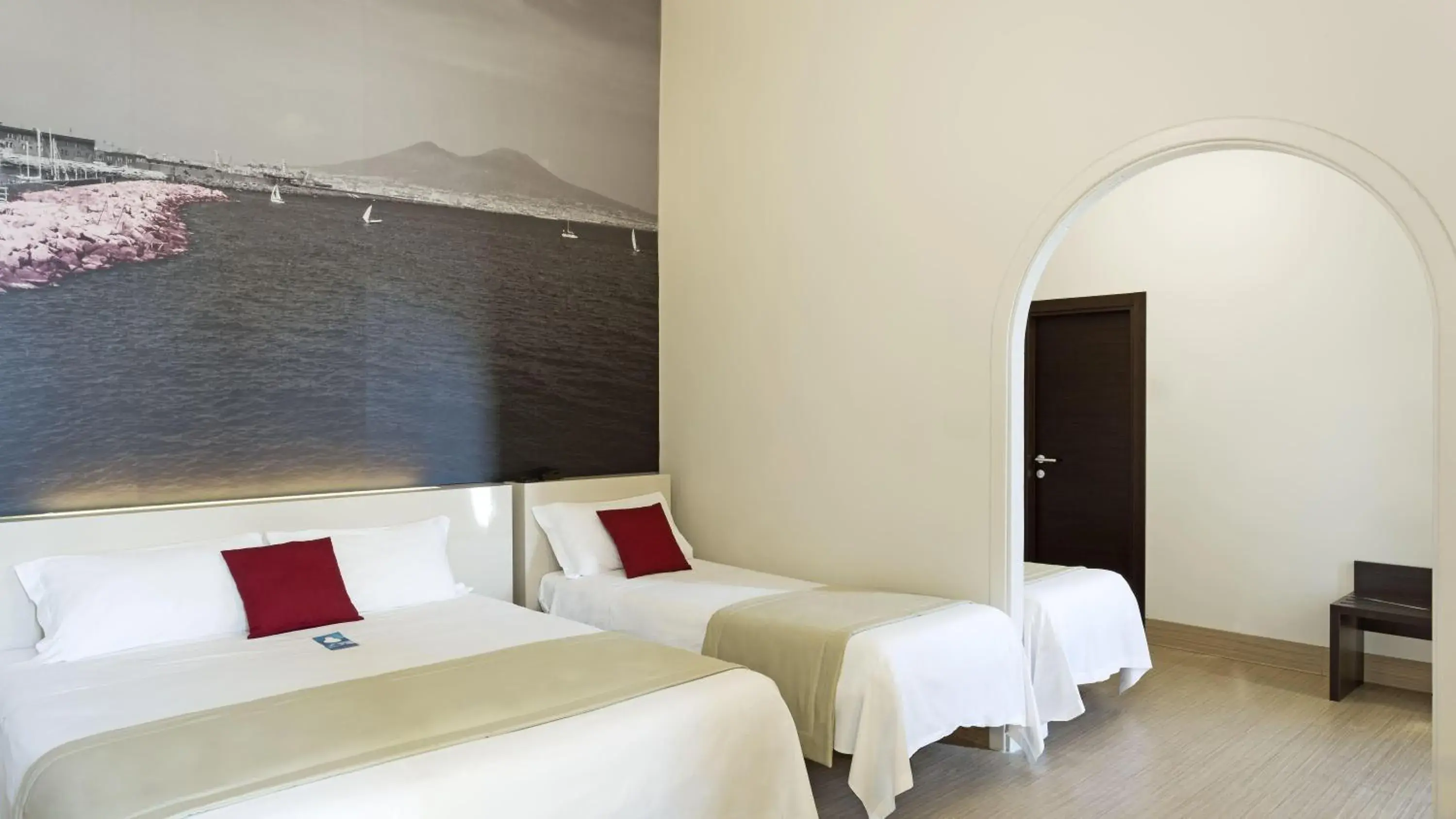 Triple Room - Disability Access in B&B Hotel Napoli Triple Room - Disability Access in B&B Hotel Napoli