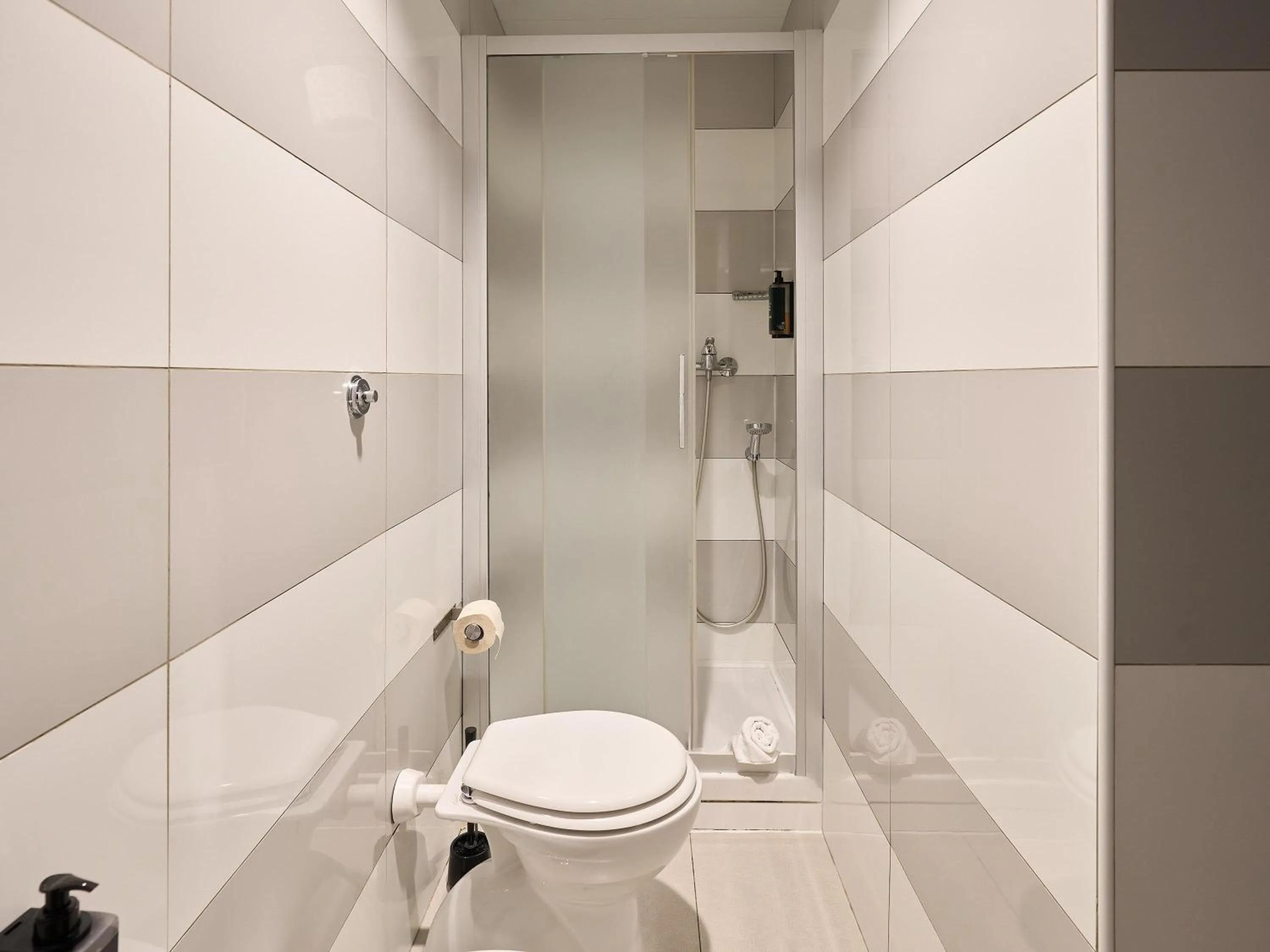 Photo of the whole room in B&B Hotel Napoli