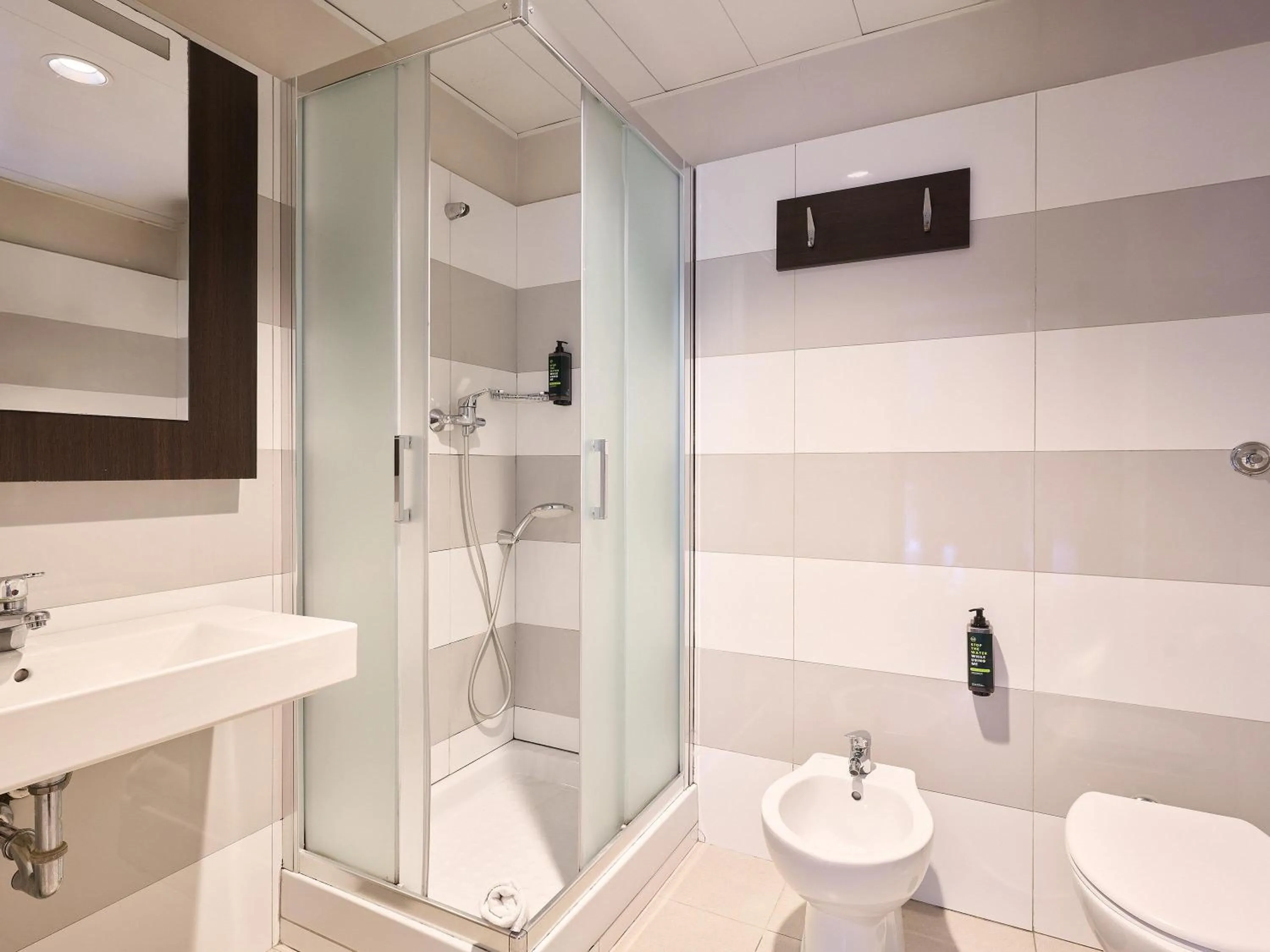 Photo of the whole room in B&B Hotel Napoli