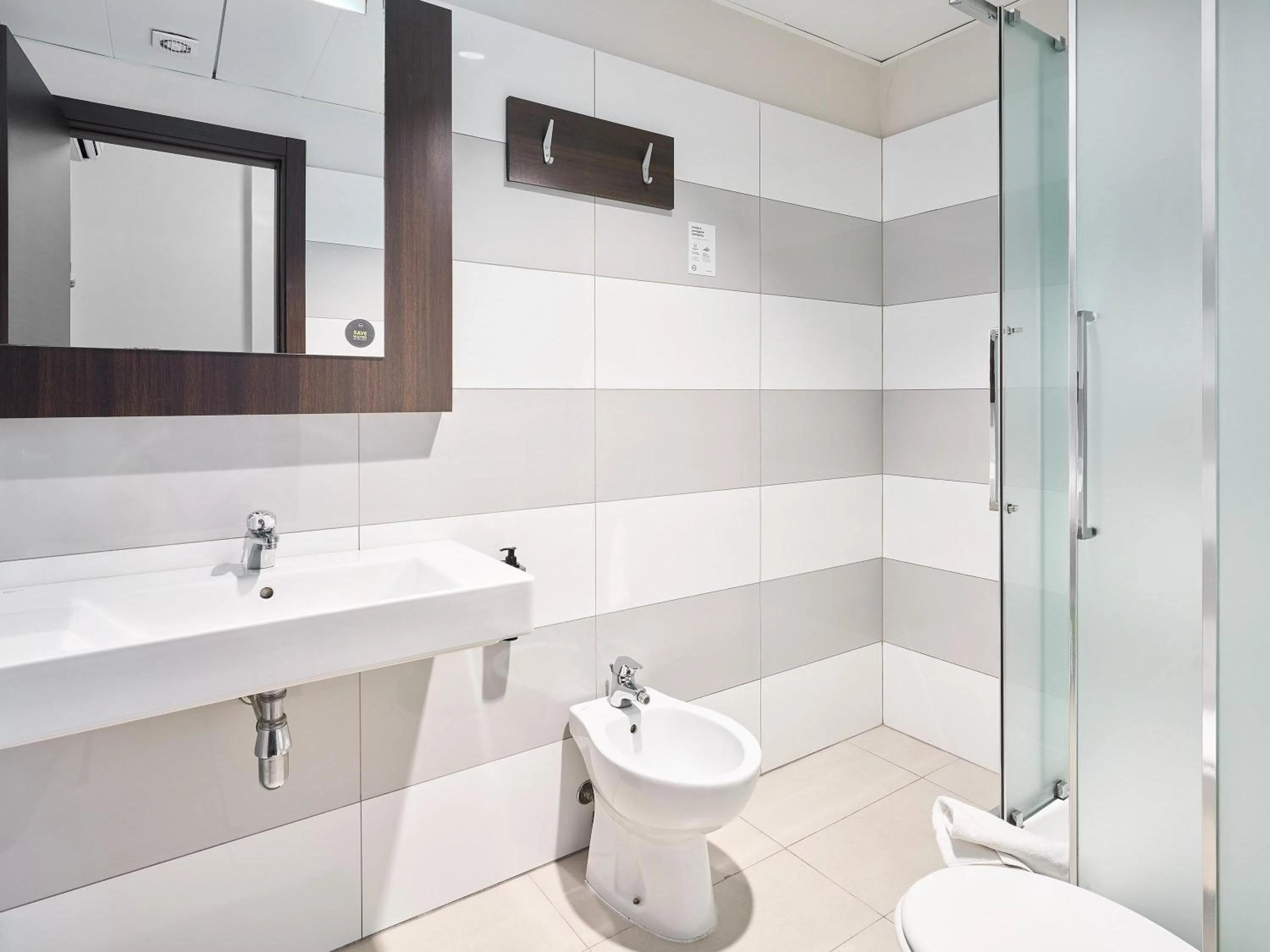 Photo of the whole room in B&B Hotel Napoli