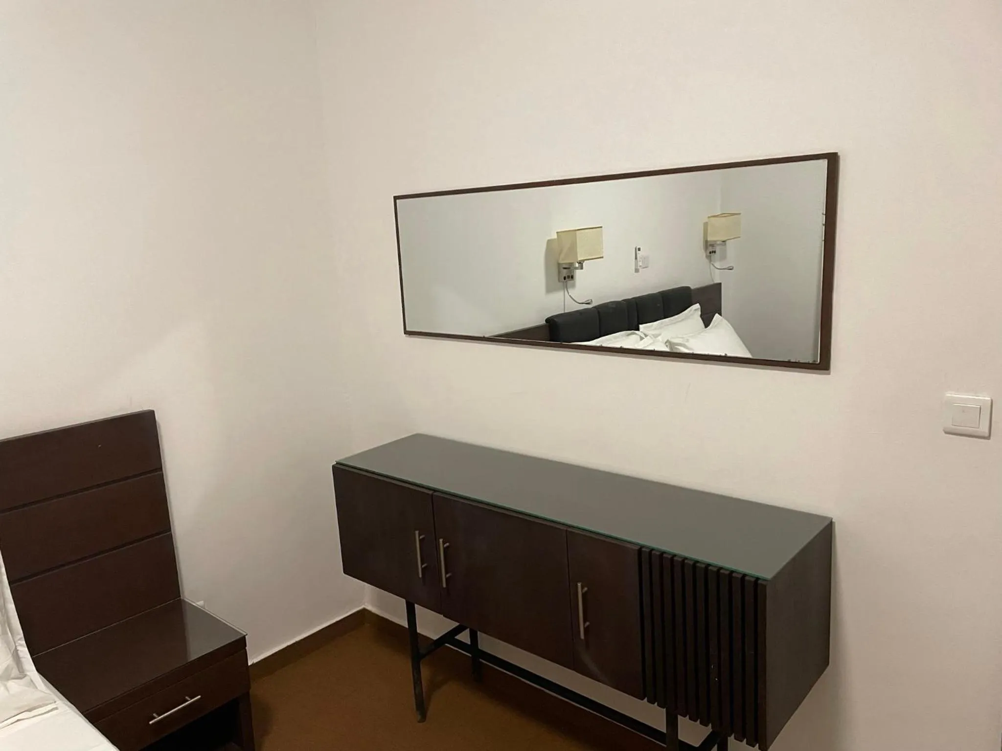 hair dresser in HOTEL LES ARCADES