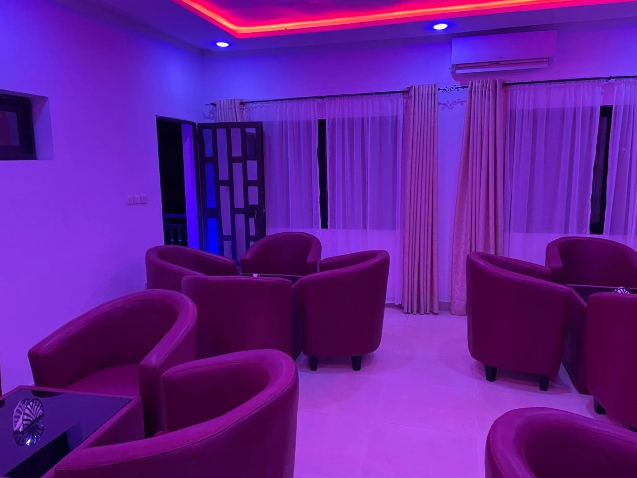 Living room in HOTEL LES ARCADES