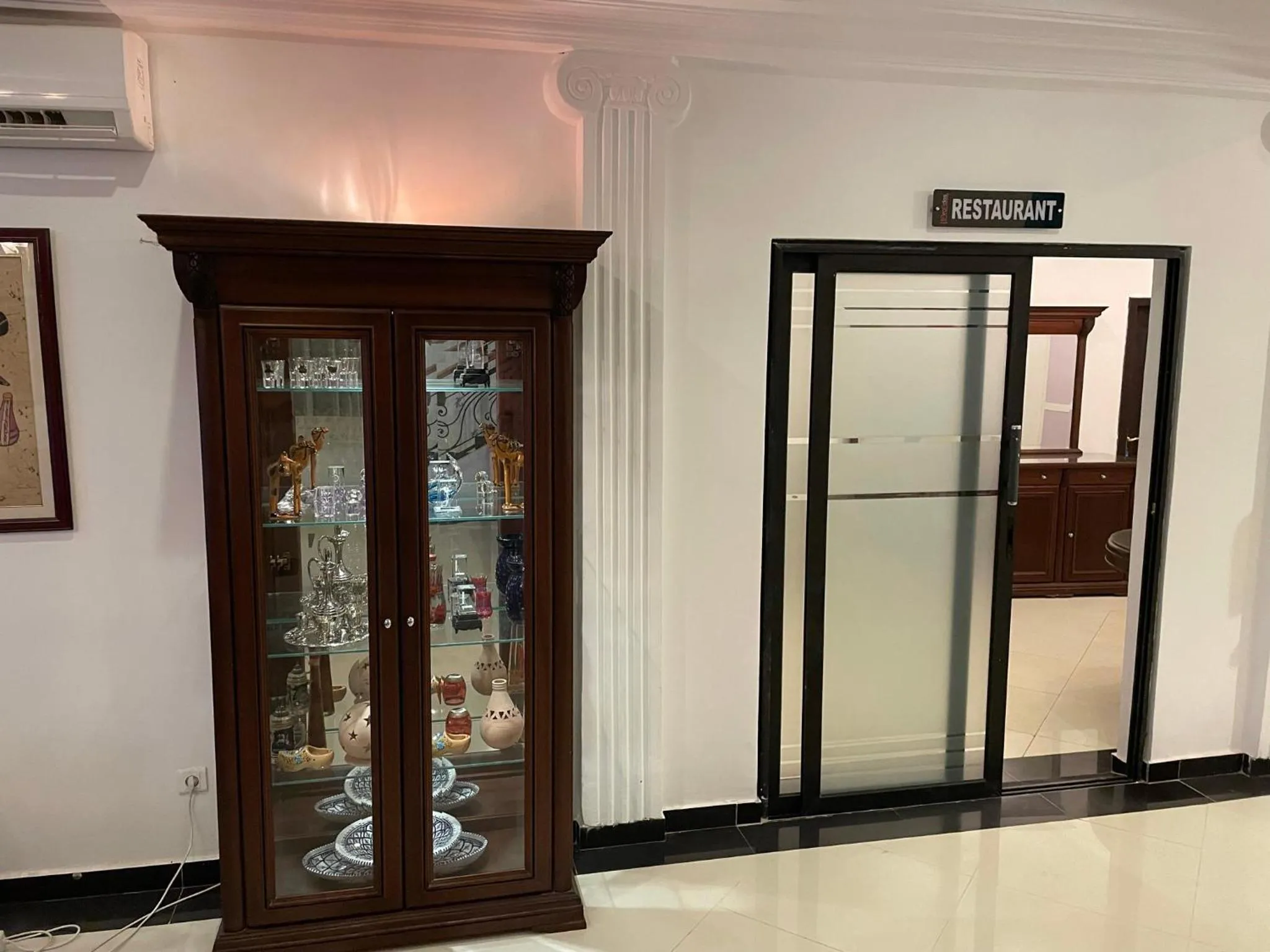 Lobby or reception in HOTEL LES ARCADES