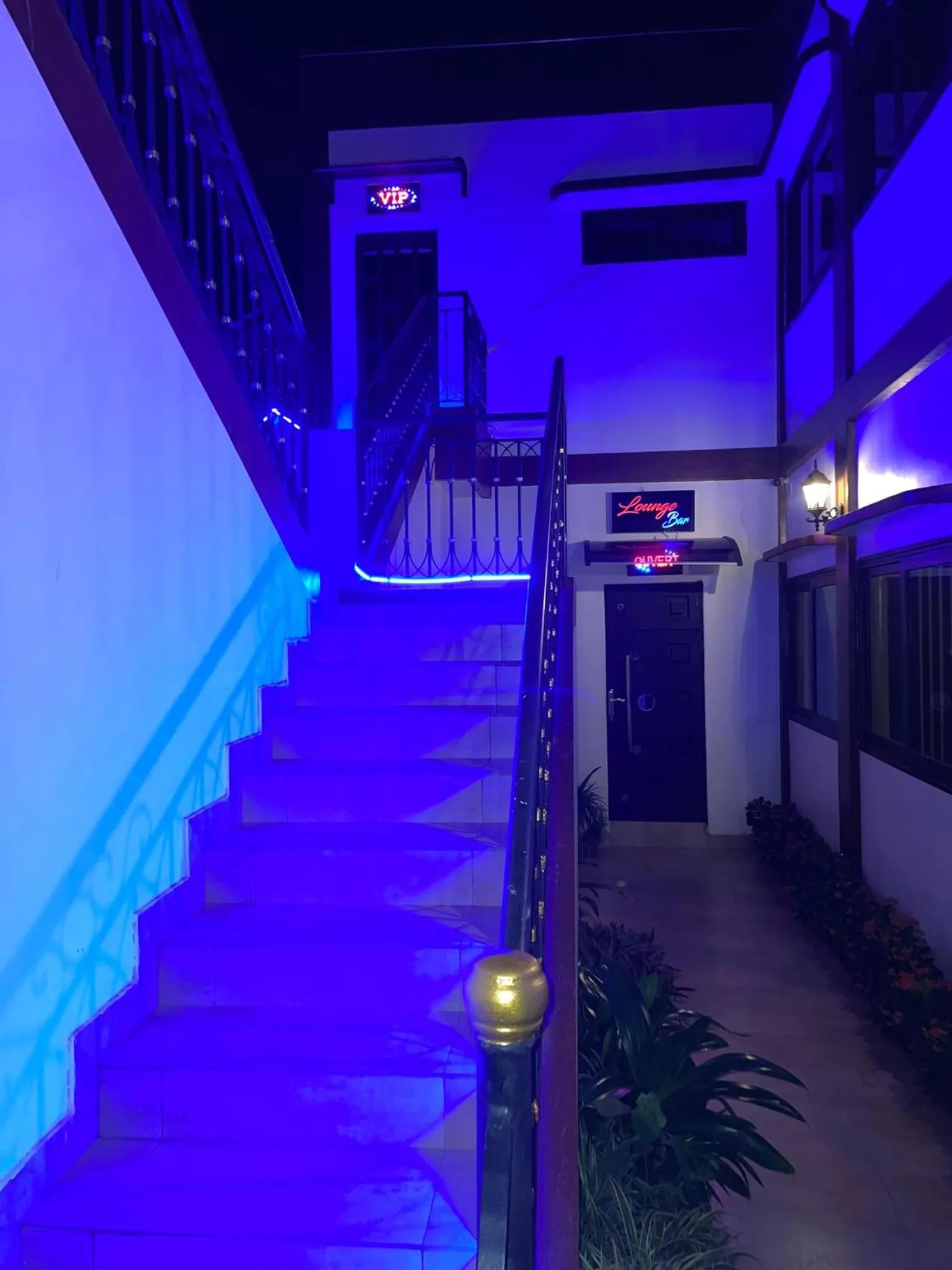 Night in HOTEL LES ARCADES