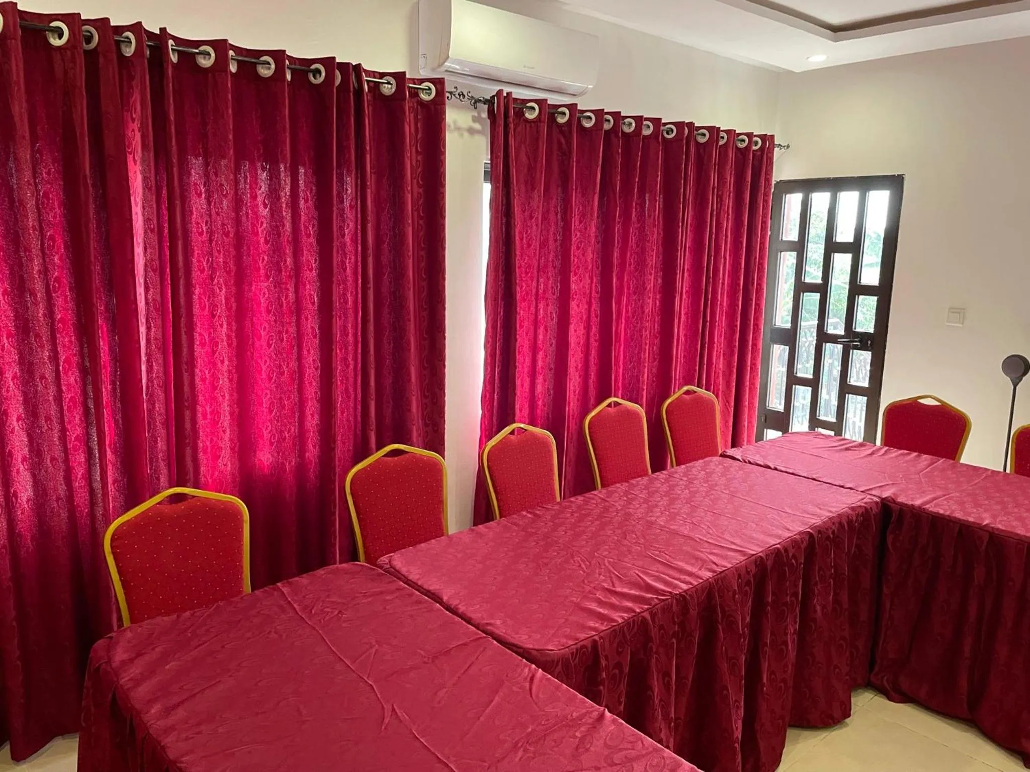 Meeting/conference room in HOTEL LES ARCADES