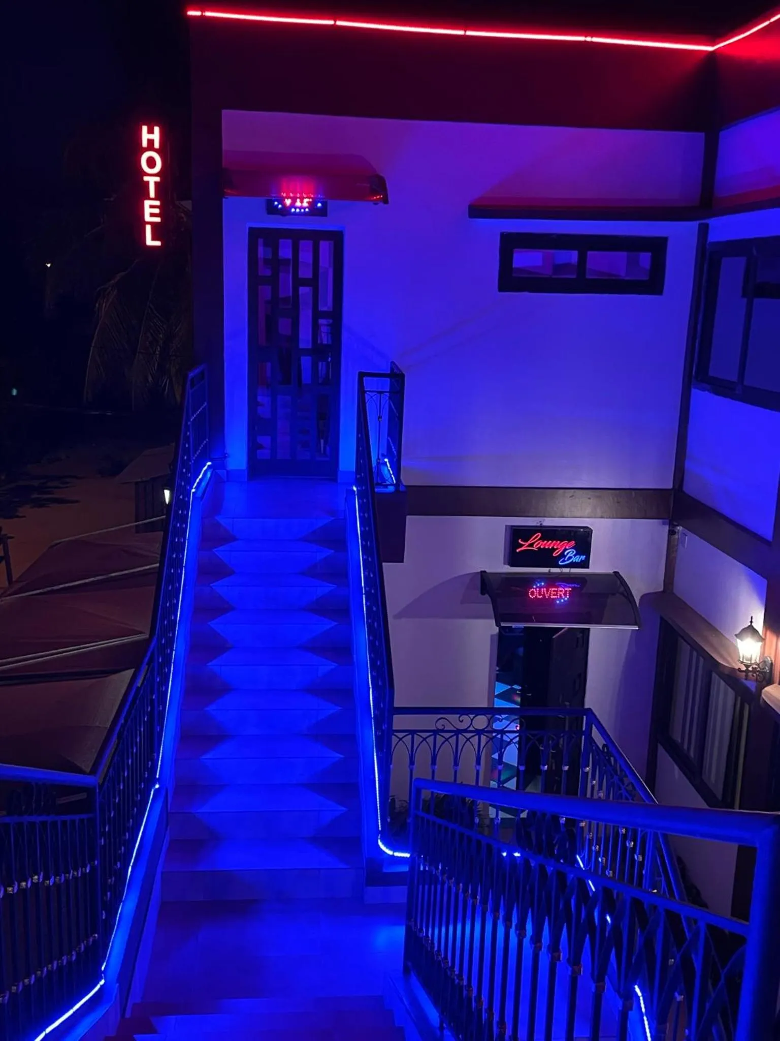 Night in HOTEL LES ARCADES