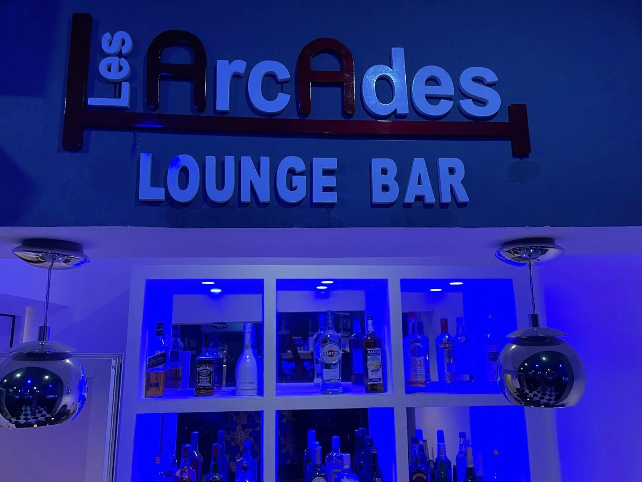 Nightclub / DJ in HOTEL LES ARCADES