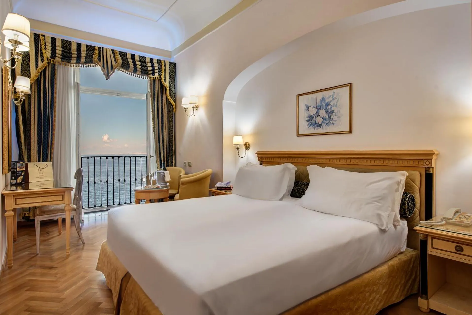 Photo of the whole room, Bed in Imperial Hotel Tramontano