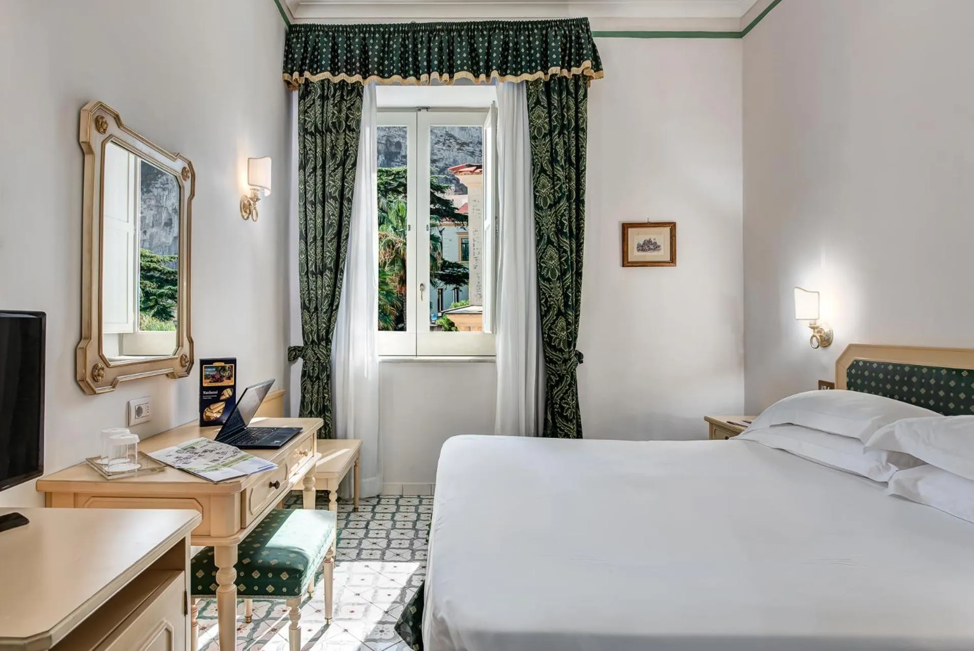 Photo of the whole room, Bed in Imperial Hotel Tramontano