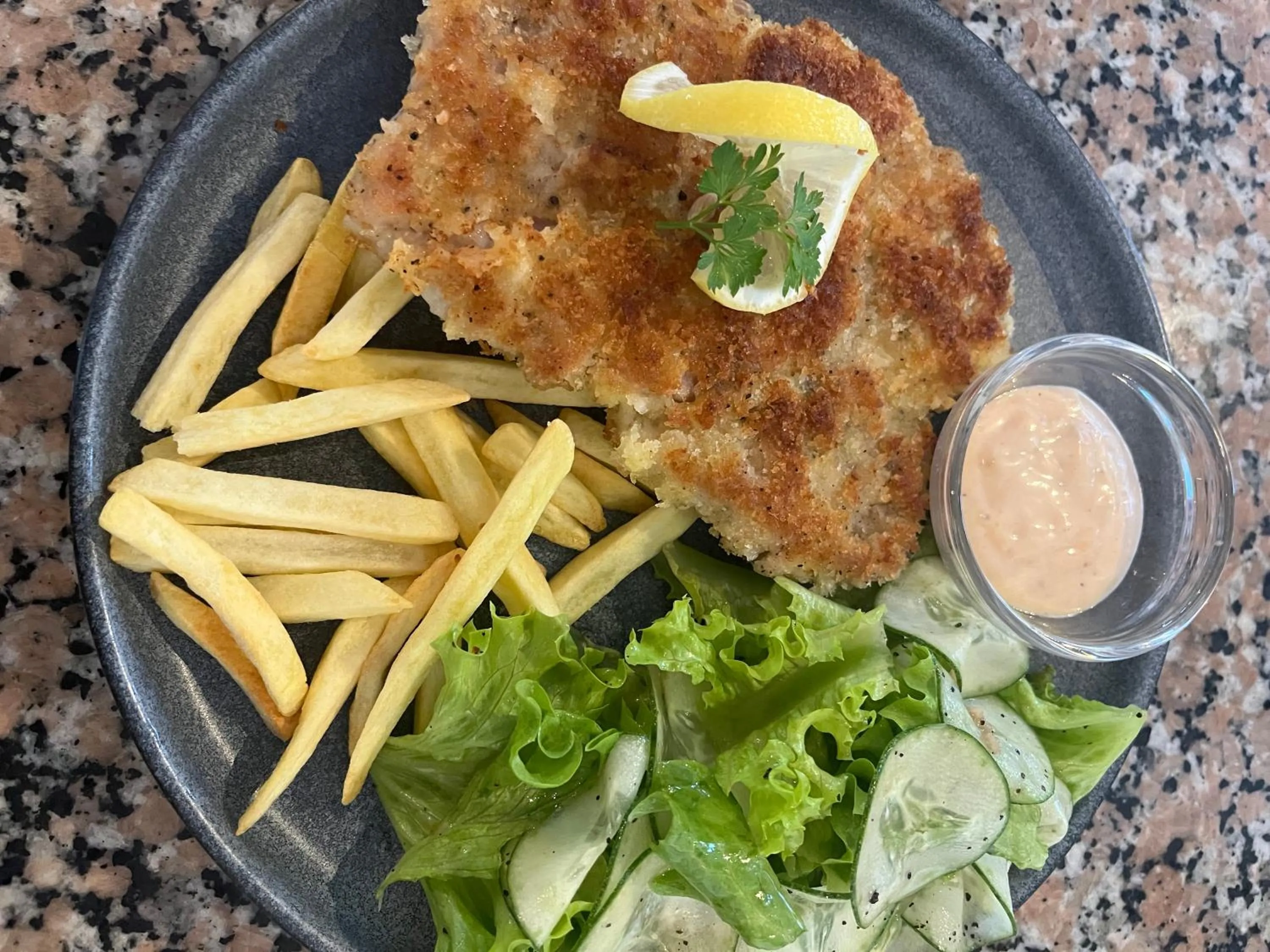 Maykenn Beach-Cafe-Bar and Restaurant