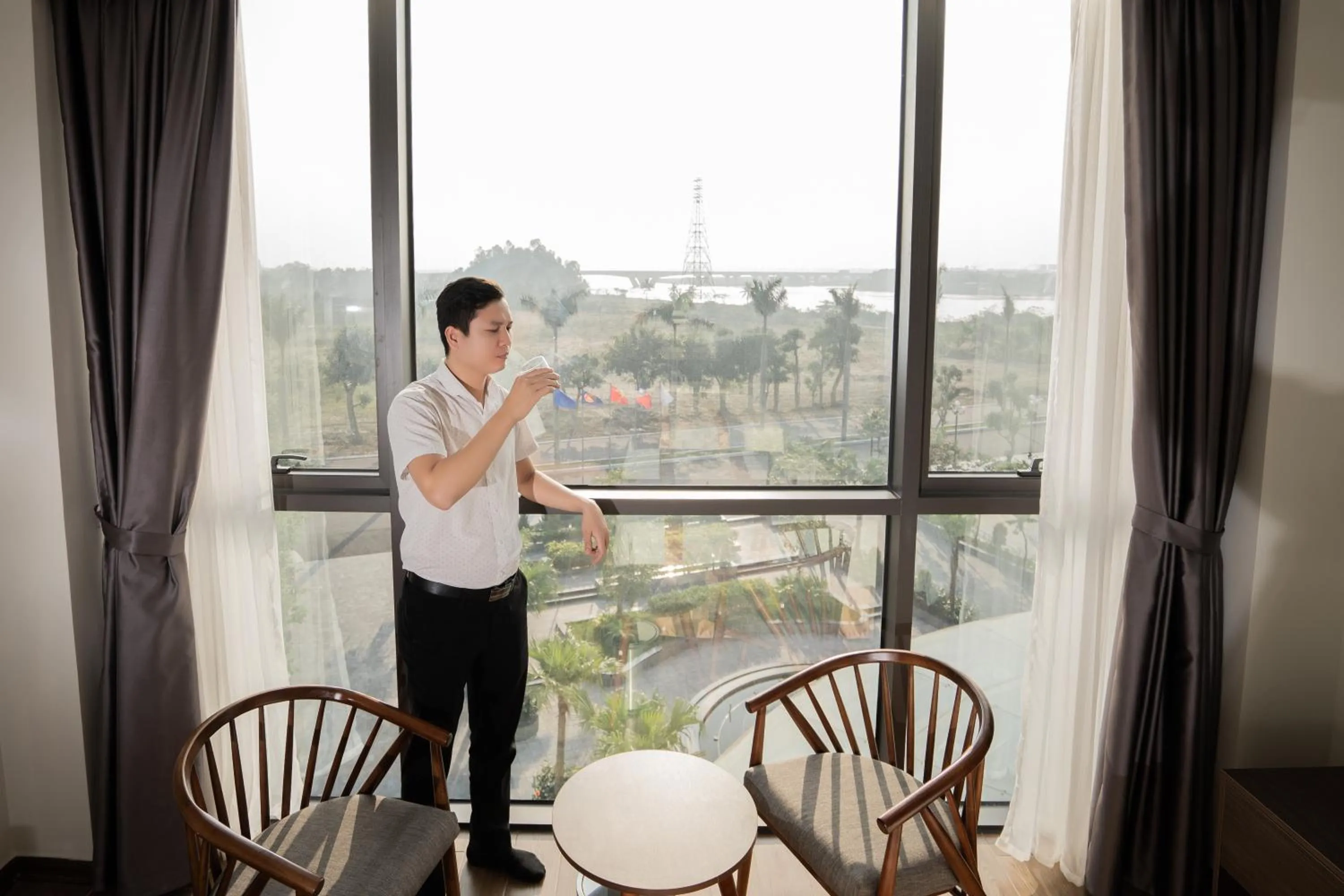 People in Songlam Waterfront Hotel - 藍江酒店