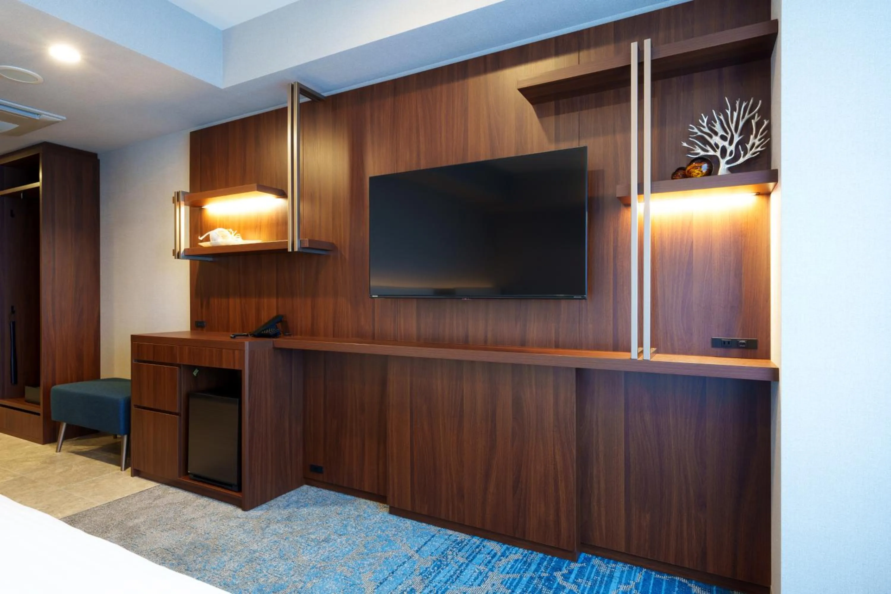 TV and multimedia in Hotel GrandConsort Naha