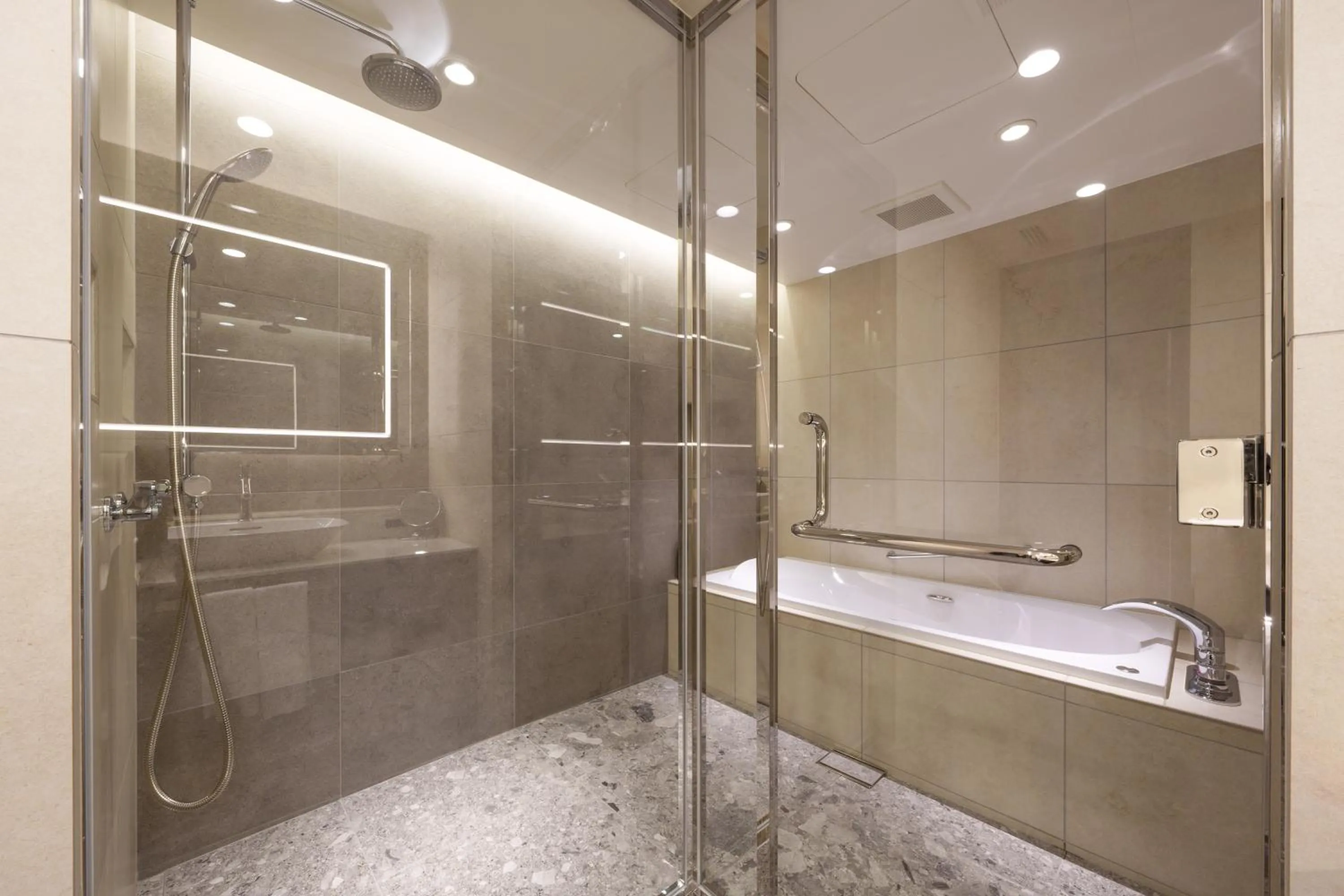 Shower in Hotel GrandConsort Naha