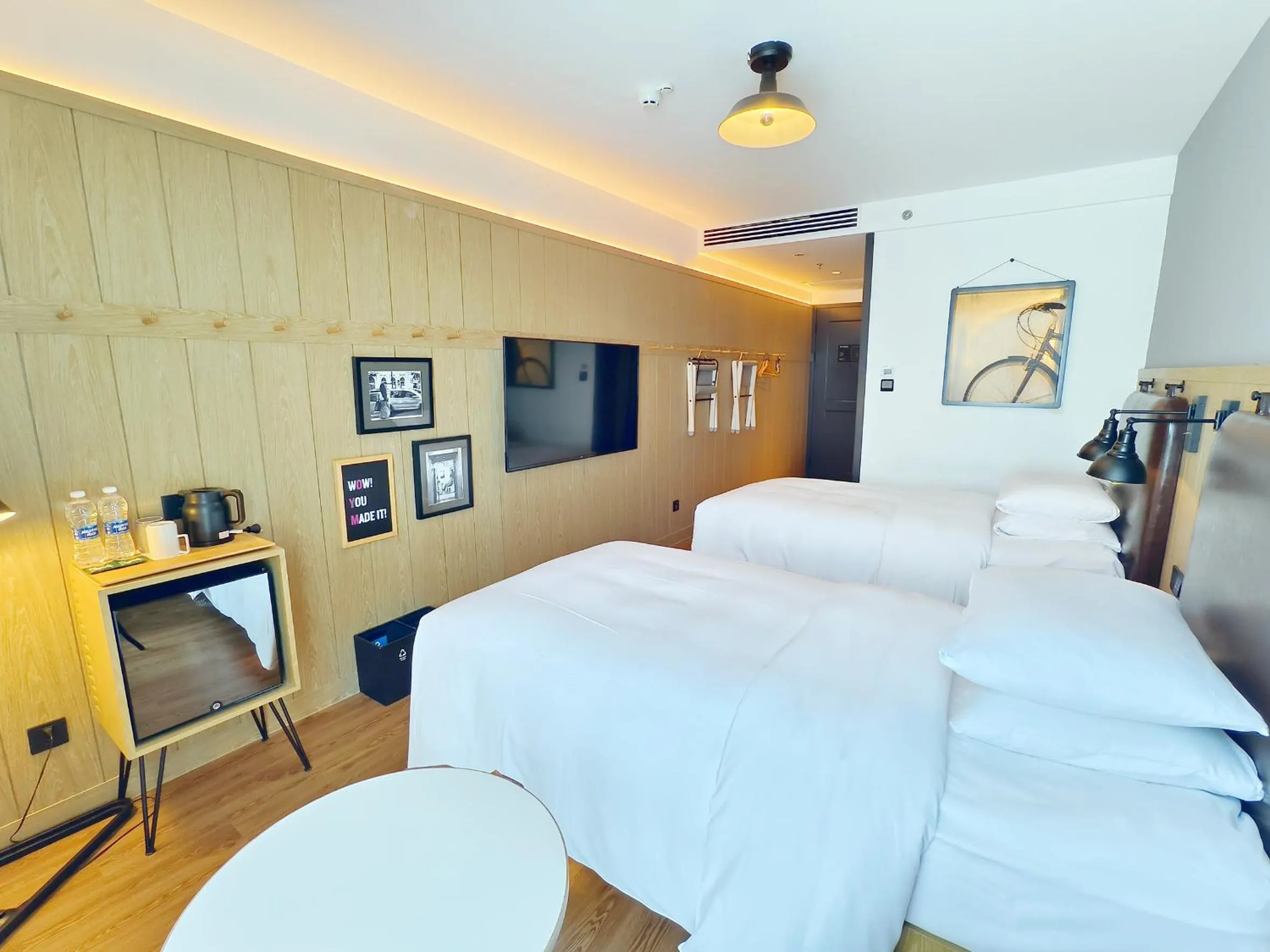 Bed in Moxy Nanjing Jiangning