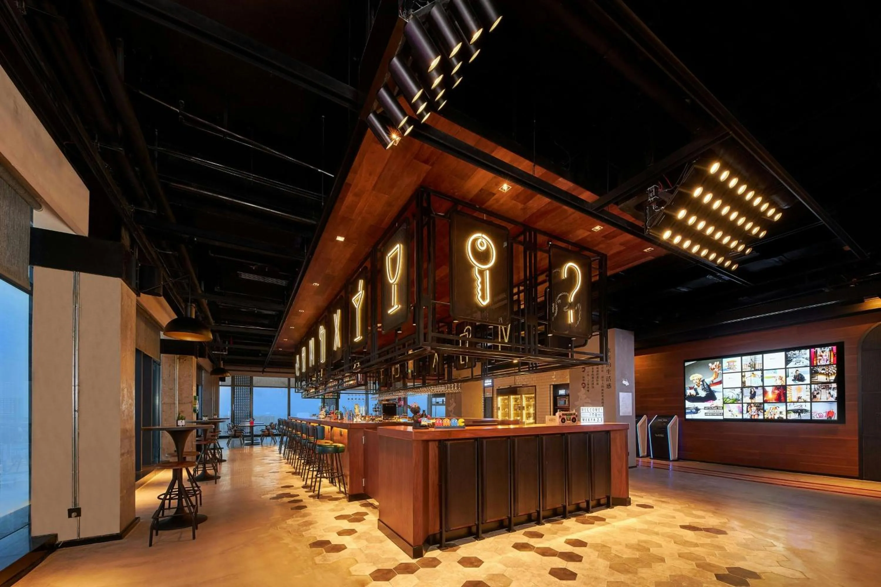 Lounge or bar in Moxy Nanjing Jiangning