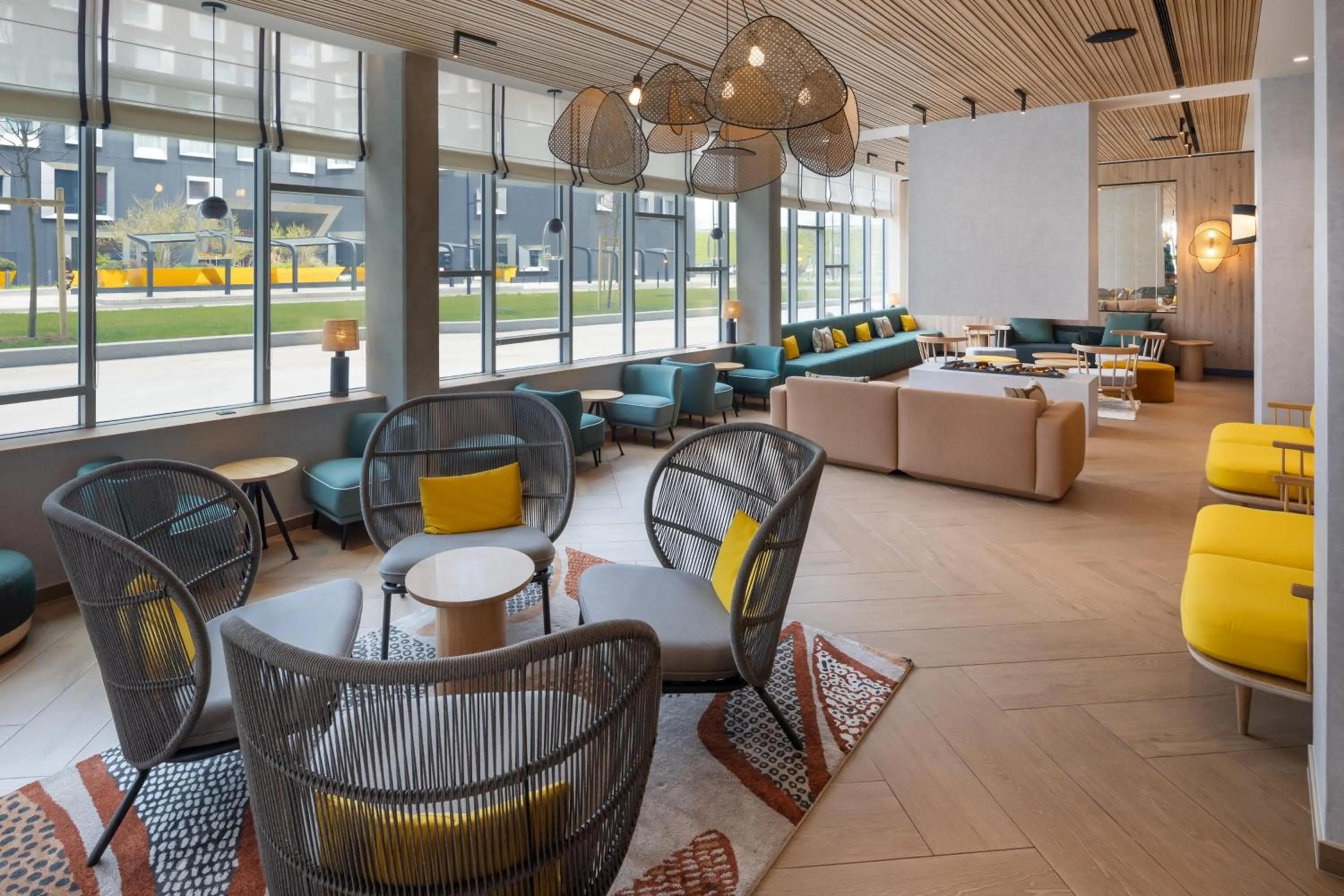 Lounge or bar in Residence Inn by Marriott Paris Charles de Gaulle Central Airport