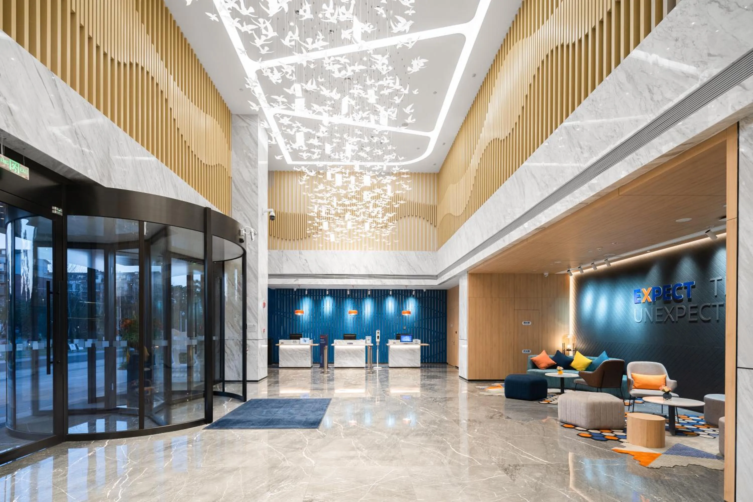 Lobby or reception in Holiday Inn Express Nanchang Riverside by IHG