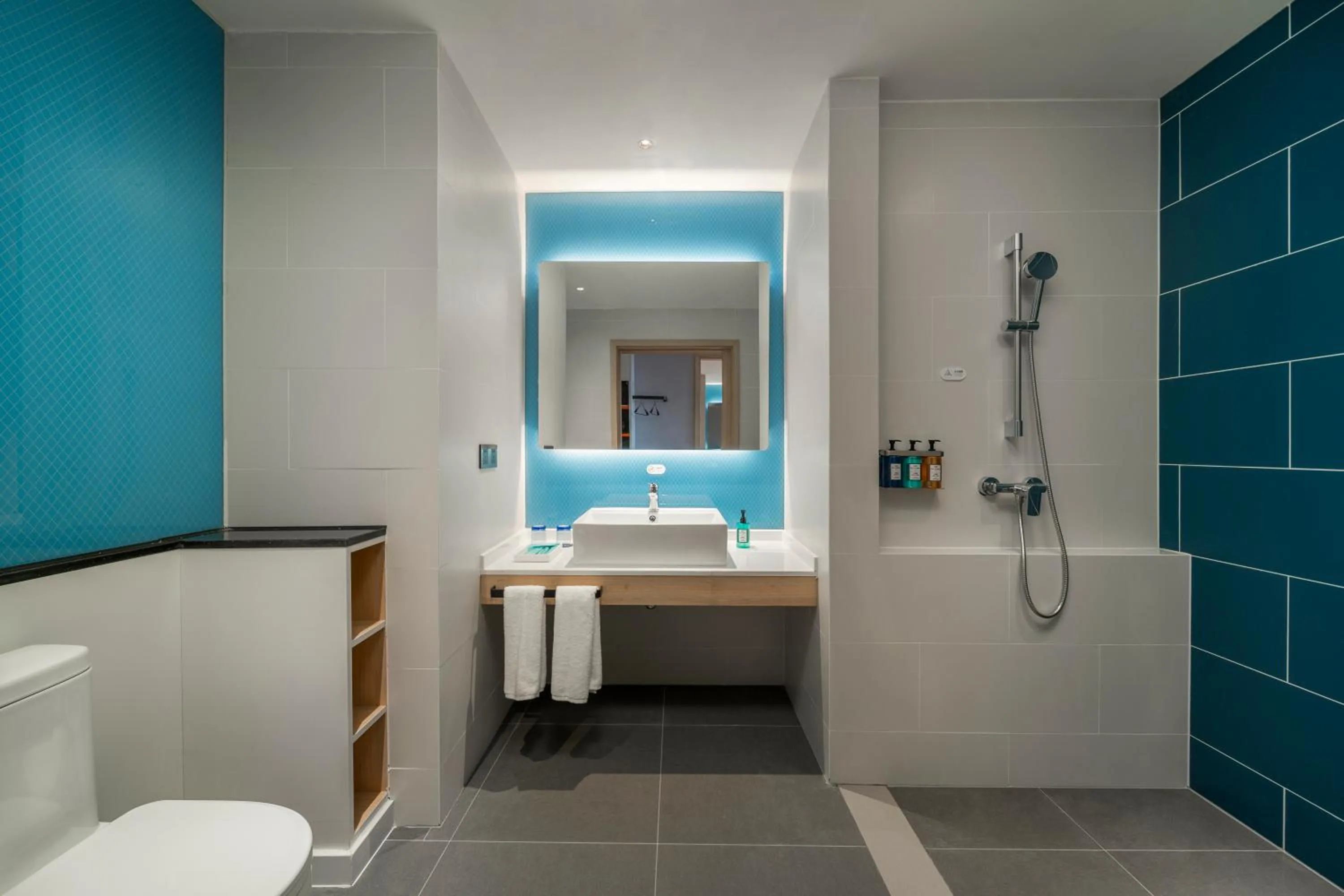 Toilet in Holiday Inn Express Nanchang Riverside by IHG