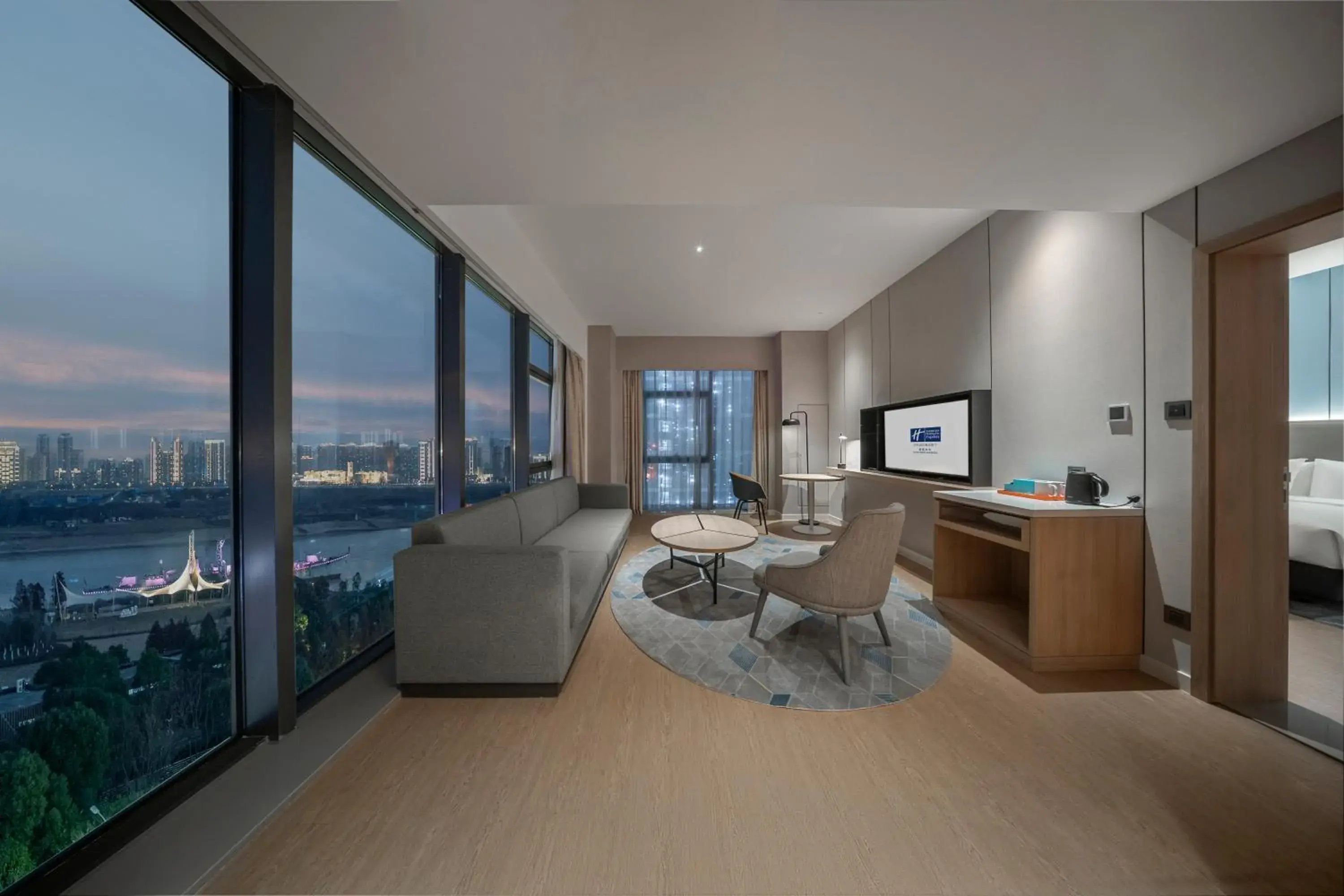 One-Bedroom Suite with River View in Holiday Inn Express Nanchang Riverside by IHG One-Bedroom Suite with River View in Holiday Inn Express Nanchang Riverside by IHG