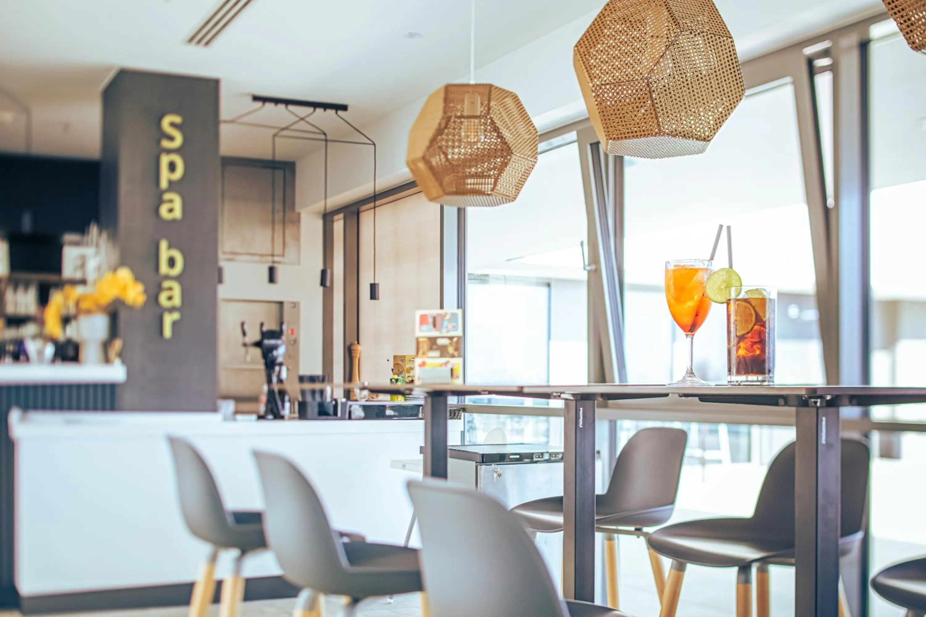 Lounge or bar in Hotel Helikon, Keszthely