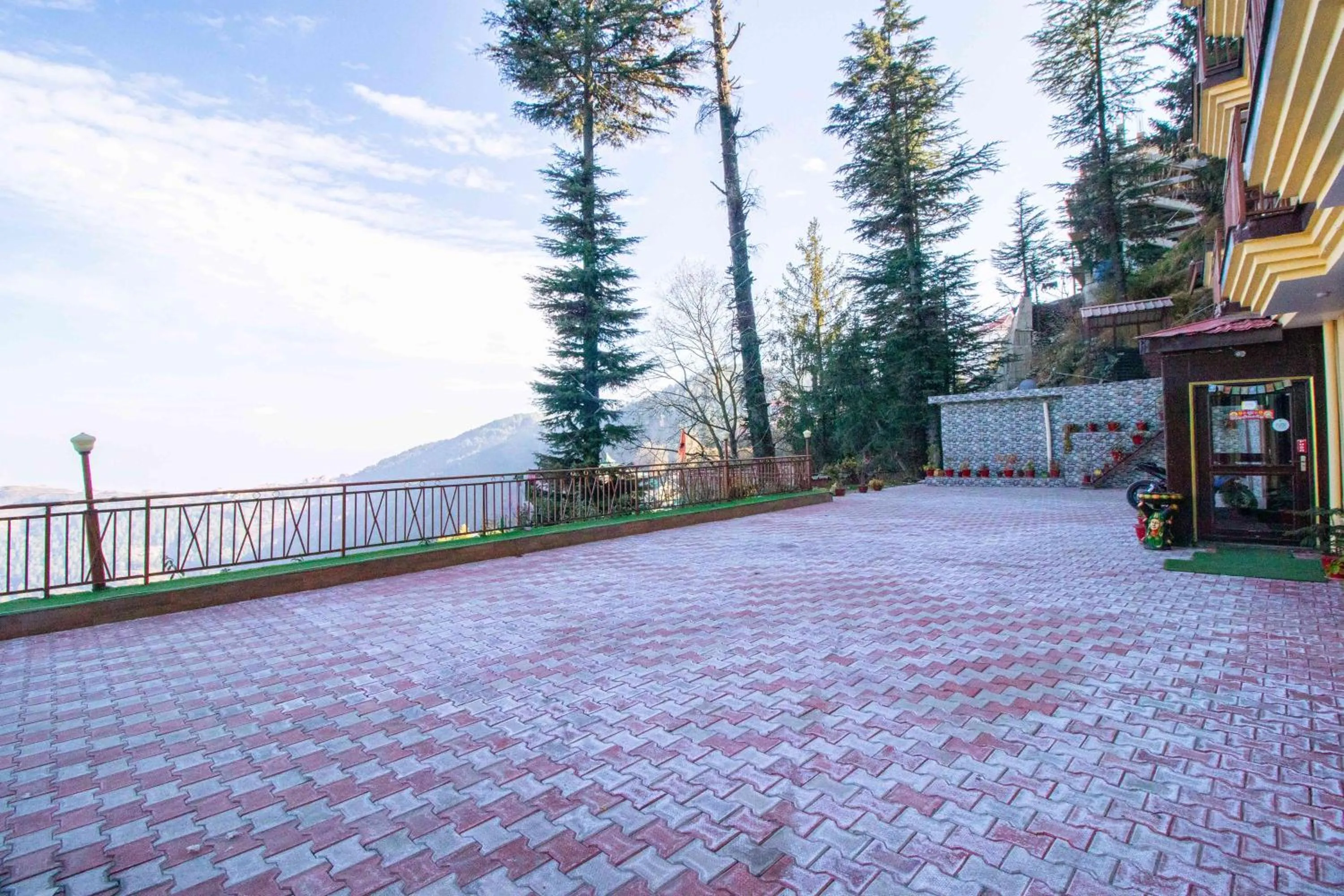 Parking in Treebo Shimla Ayurvedic Retreat, Kufri - Pure Veg