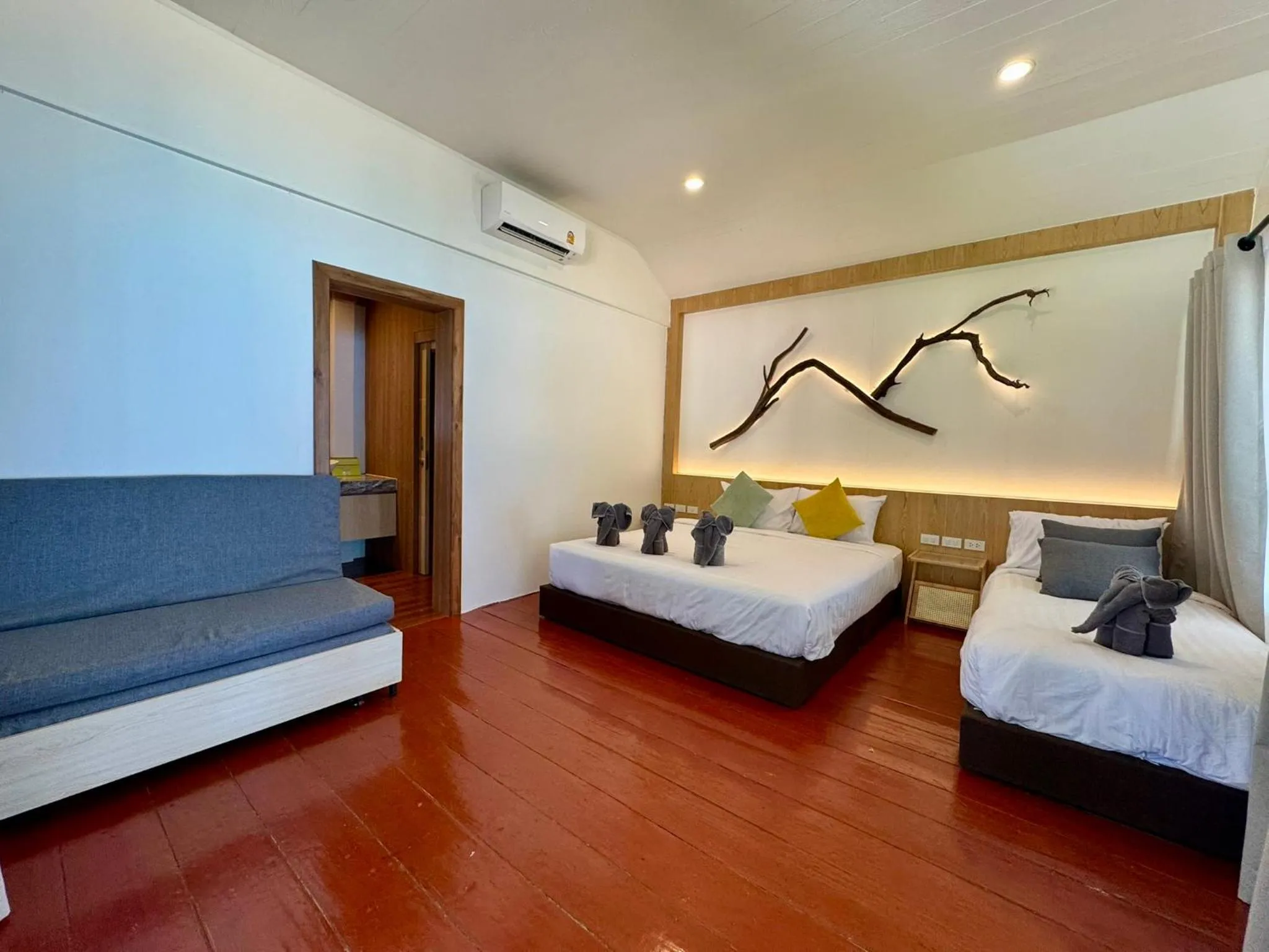 Bed in Marina Resort Koh Phayam Ranong