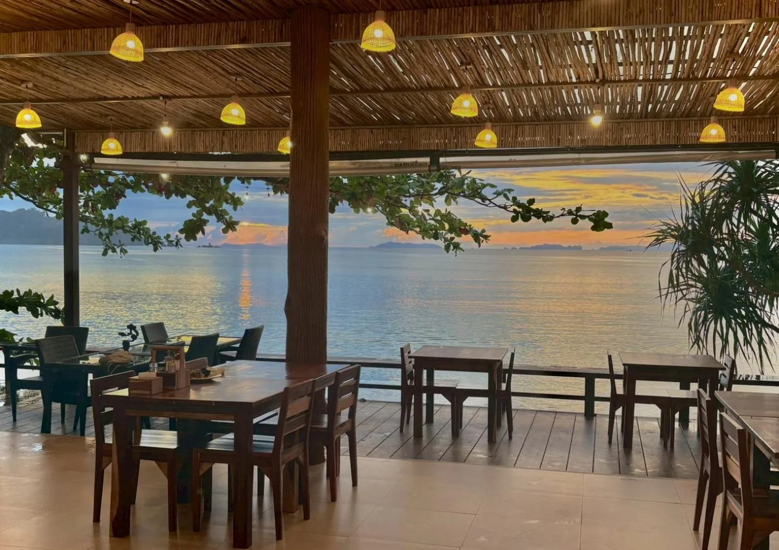 Marina Resort Koh Phayam Ranong