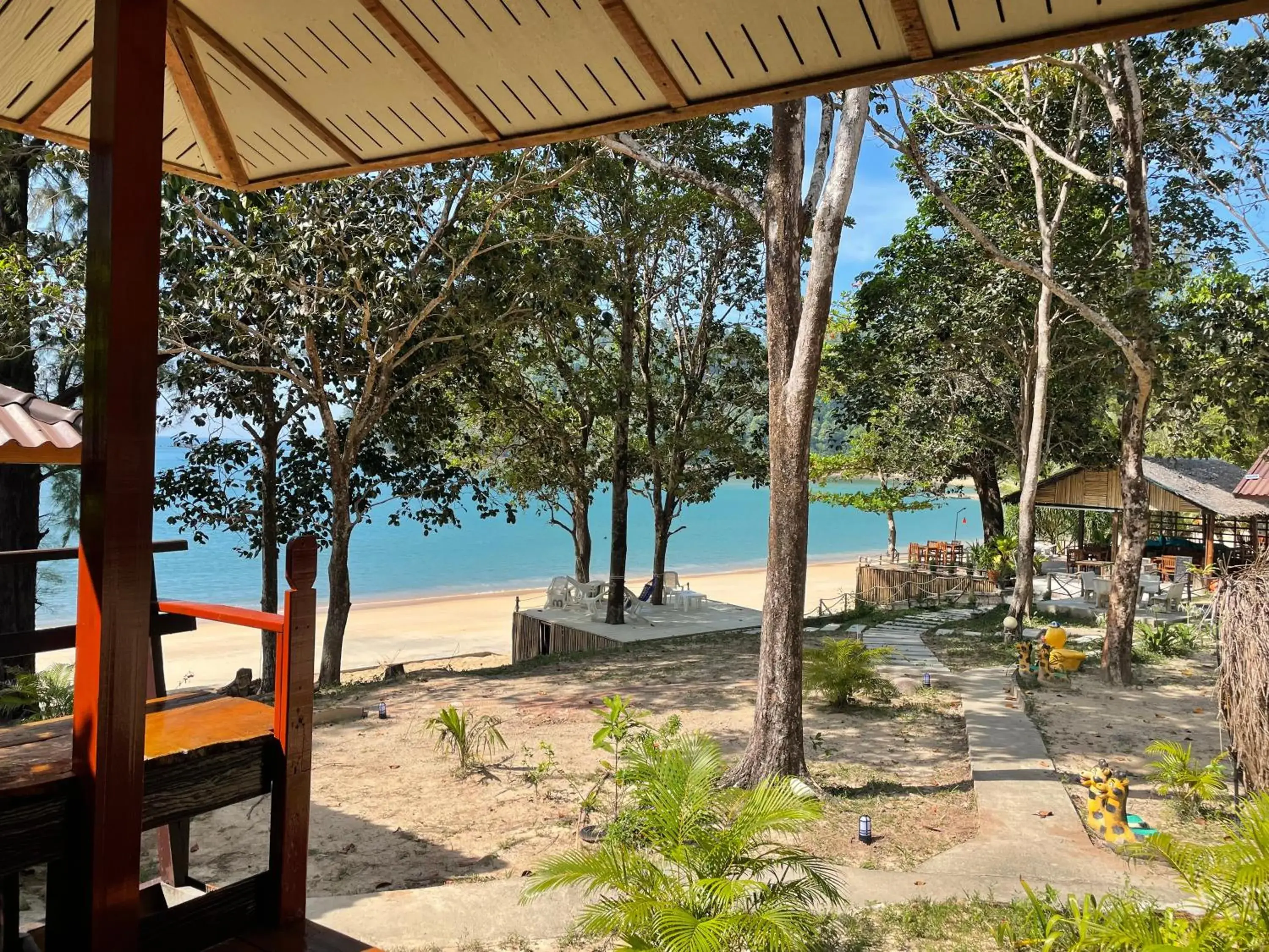 Deluxe Bungalow with Sea View in Marina Resort Koh Phayam Ranong Deluxe Bungalow with Sea View in Marina Resort Koh Phayam Ranong