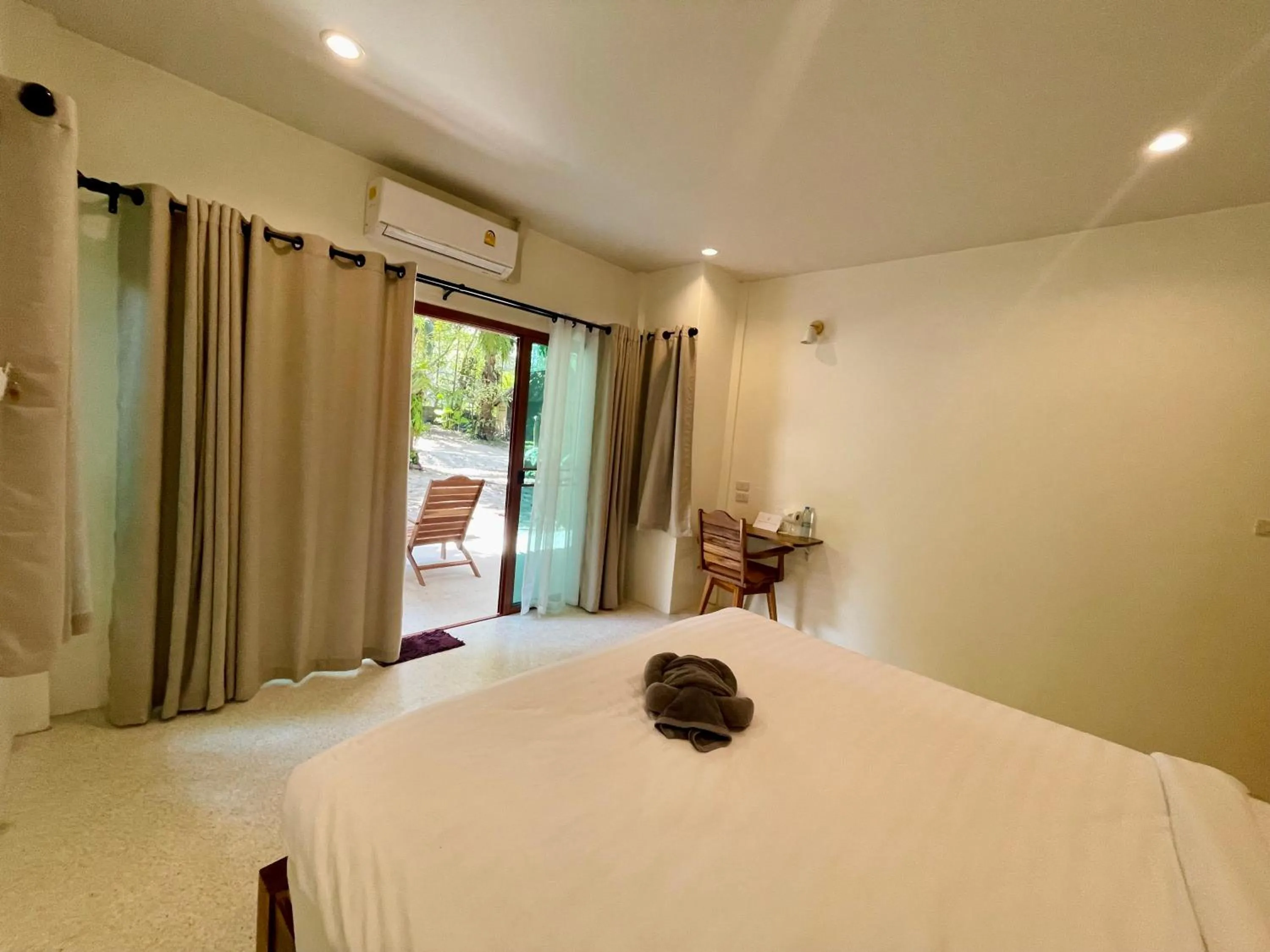 Bed in Marina Resort Koh Phayam Ranong