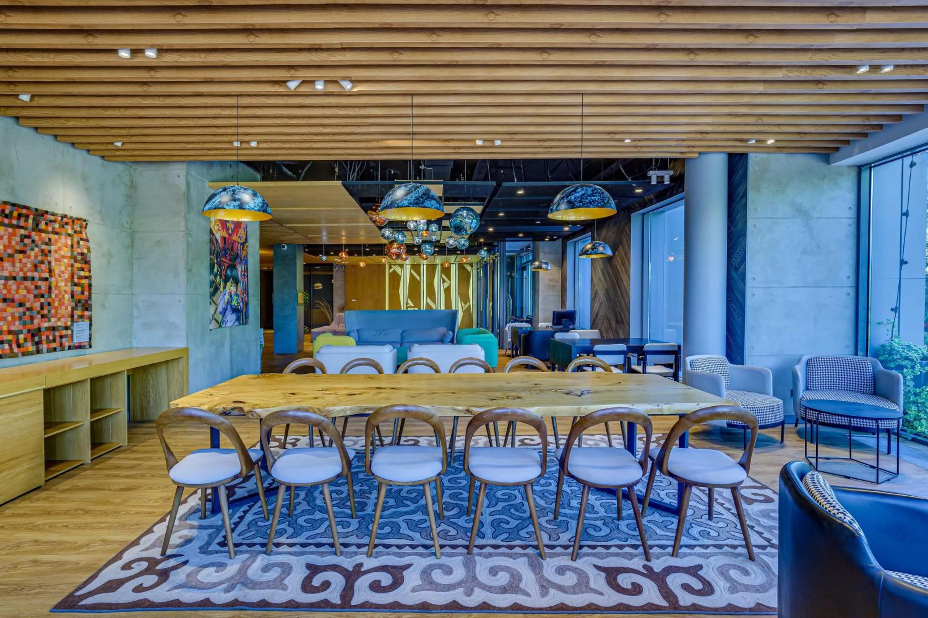 Lounge or bar in Sadu Hotel Almaty, a member of Radisson Individuals